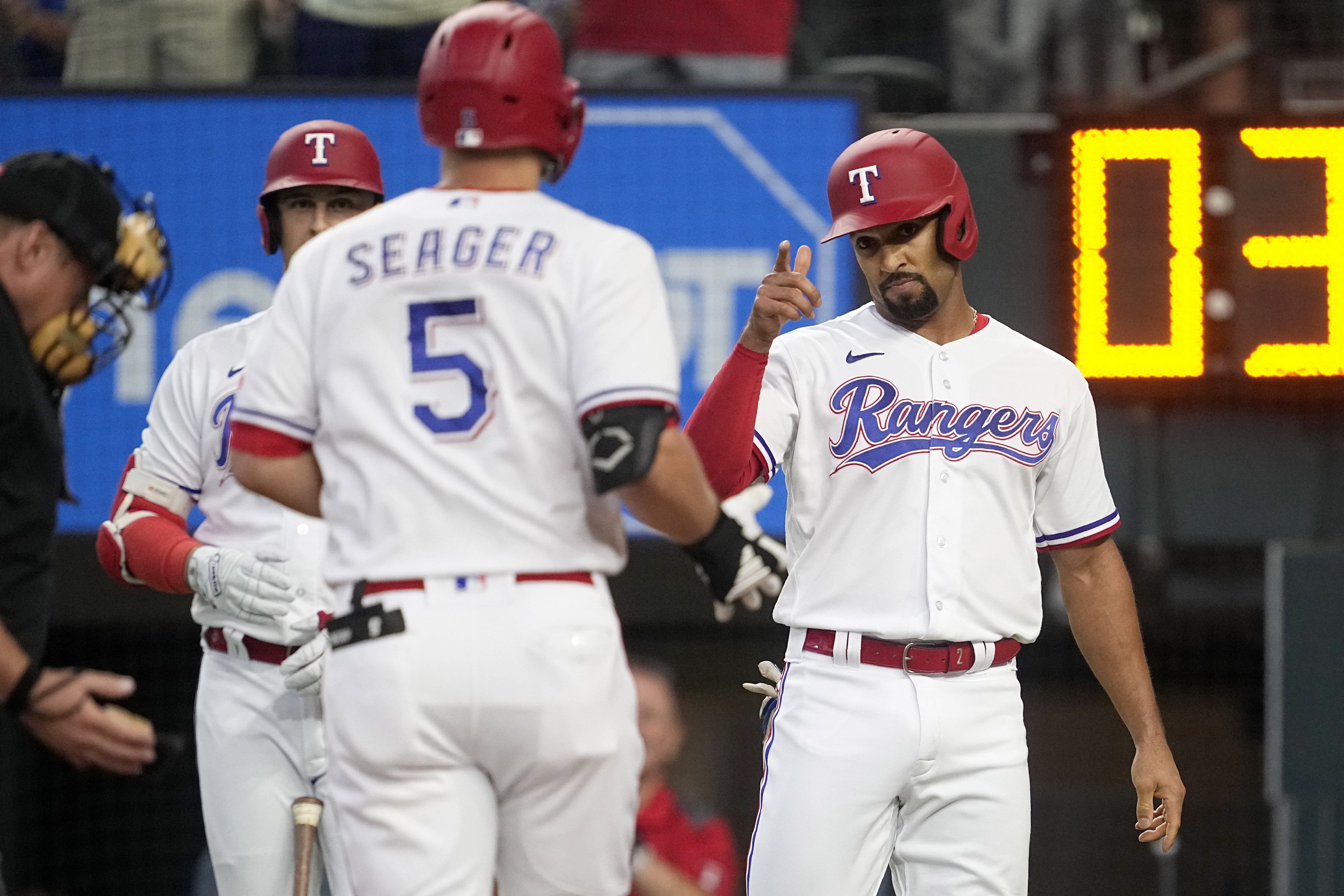 Dubón and Altuve go back-to-back twice, Astros hit 5 homers in 13-6 win  over Rangers