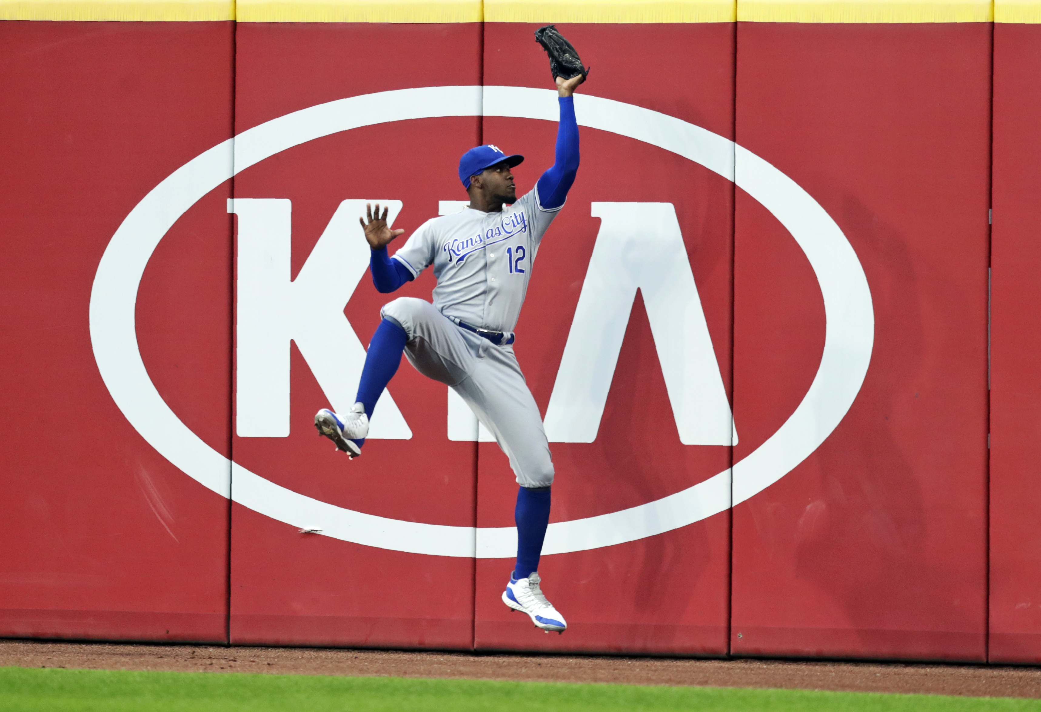 Jorge Soler Will Not Exercise Opt-Out Clause - MLB Trade Rumors
