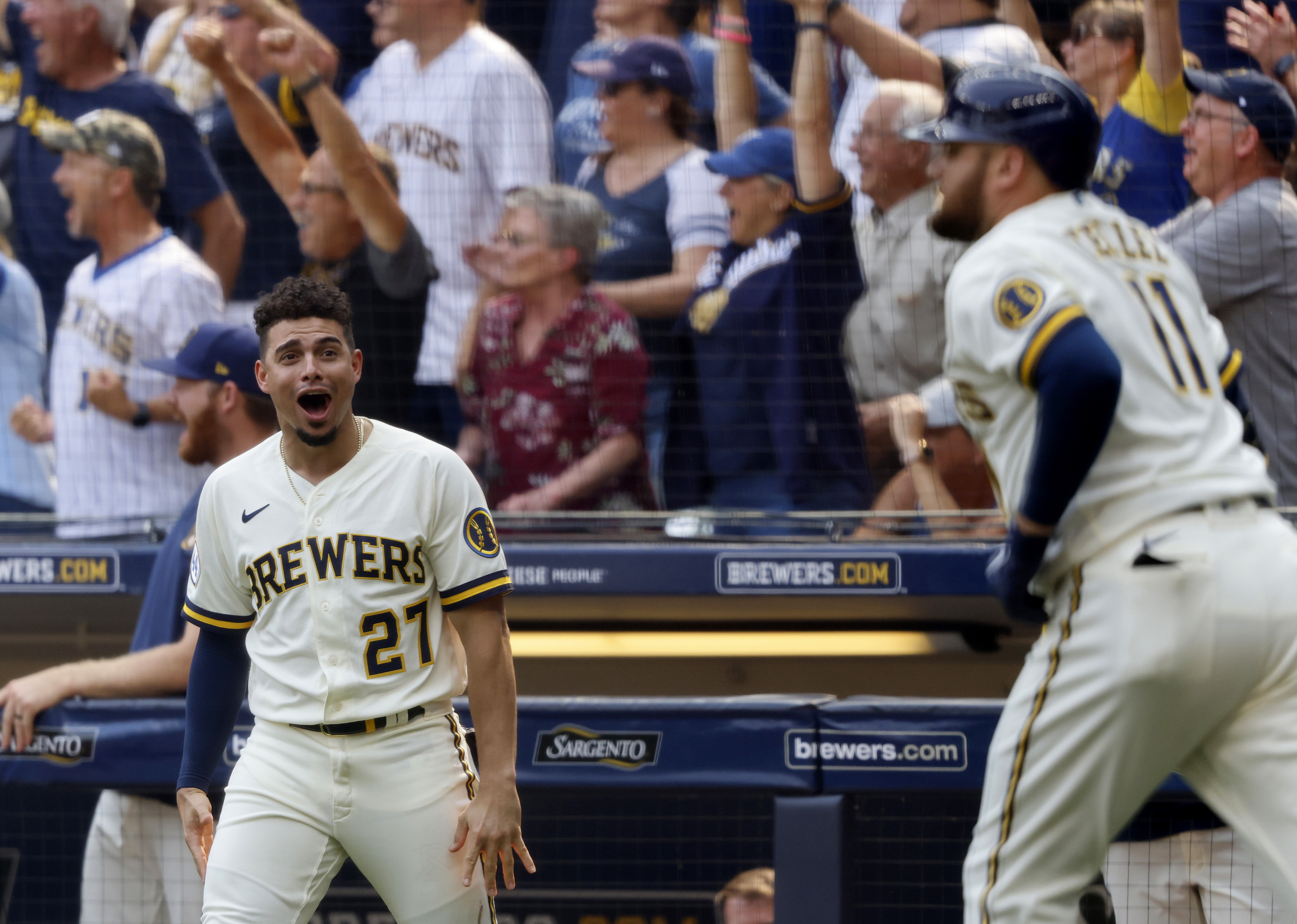 Lauer works 7, Tellez and Taylor homer as Brewers top Reds