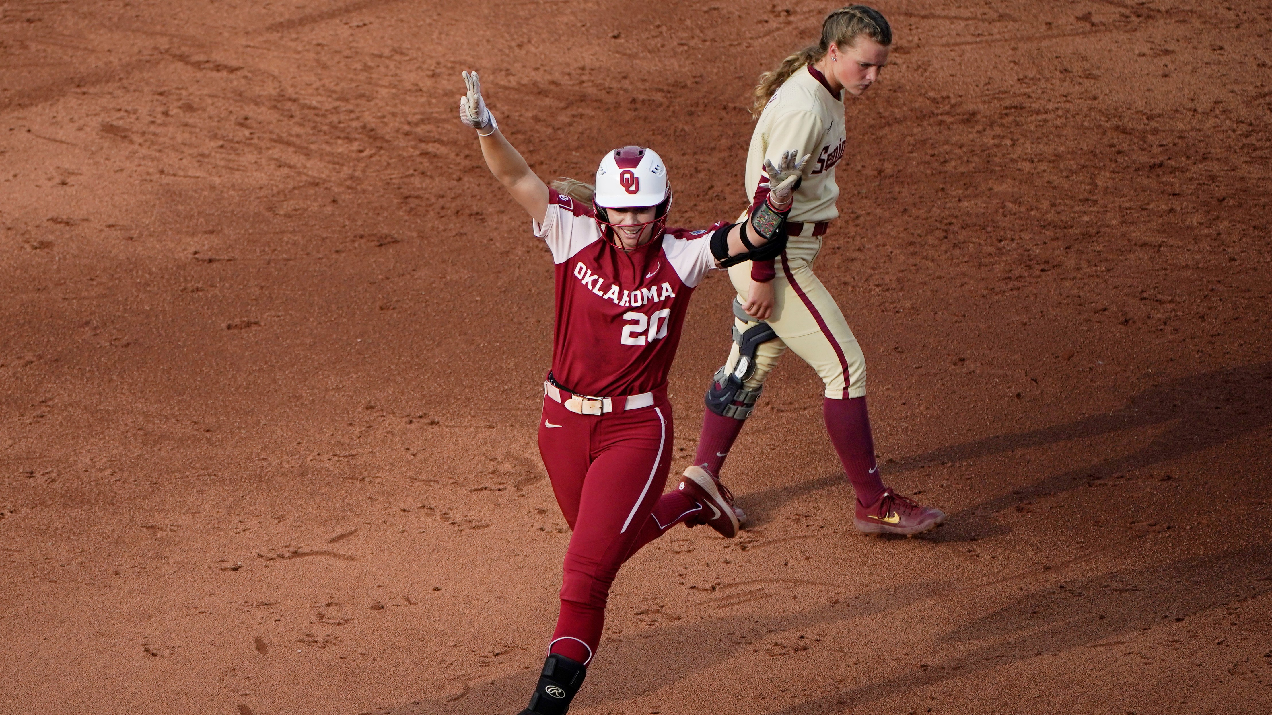 Oklahoma's Jocelyn Alo sets record for most HRs across NCAA softball or  baseball