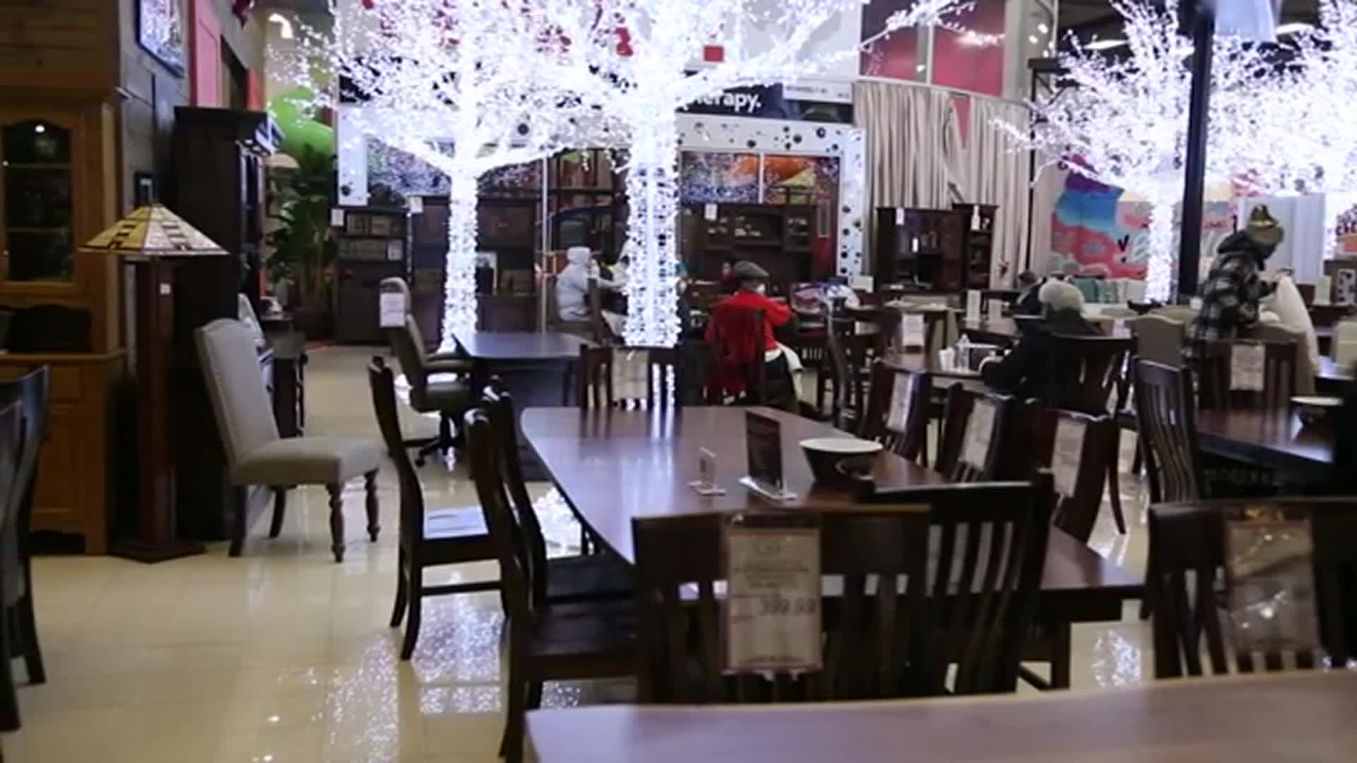 Houston's Mattress Mack Opens His Furniture Stores To Hundreds Without  Power Due To Winter Storm - Texas is Life