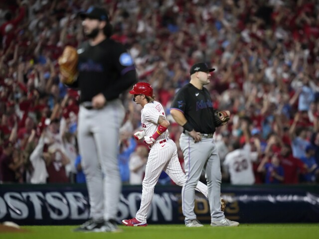 Phillies Catcher J.T. Realmuto Follows Jesus While Chasing World Series  Championship