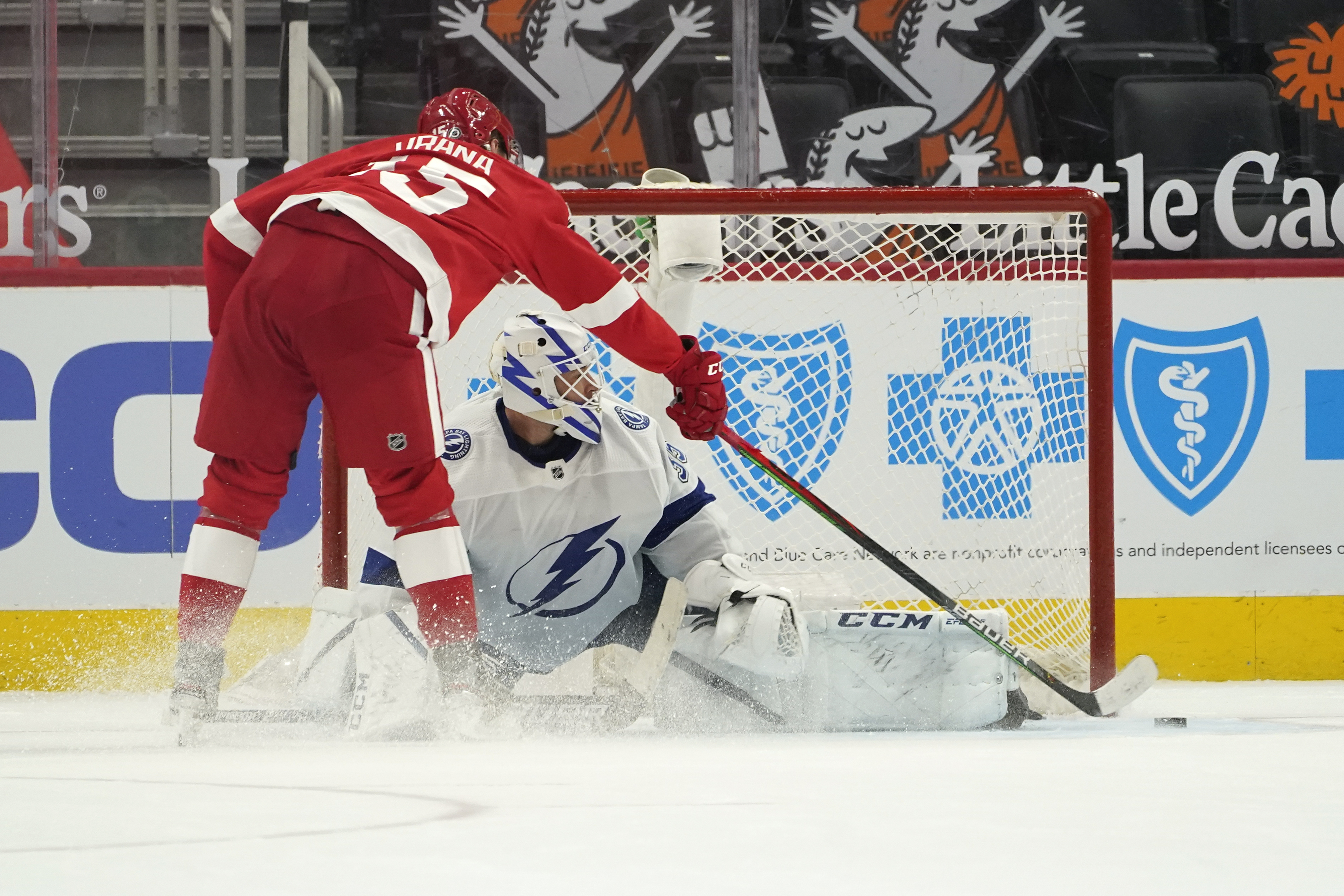 Blues acquire Jakub Vrana from Red Wings