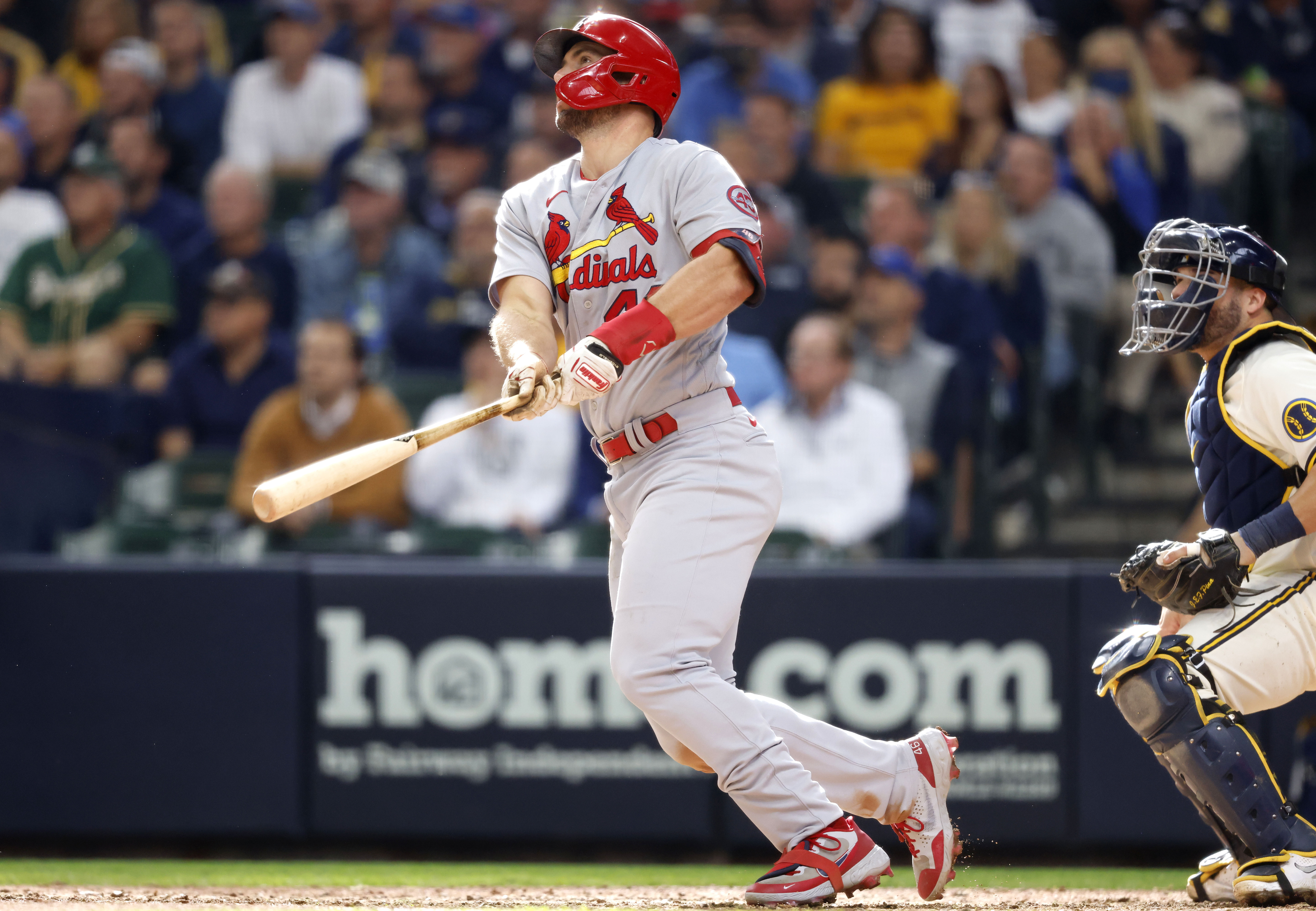 Cardinals rally late to complete four-game sweep of Brewers, win 12th straight
