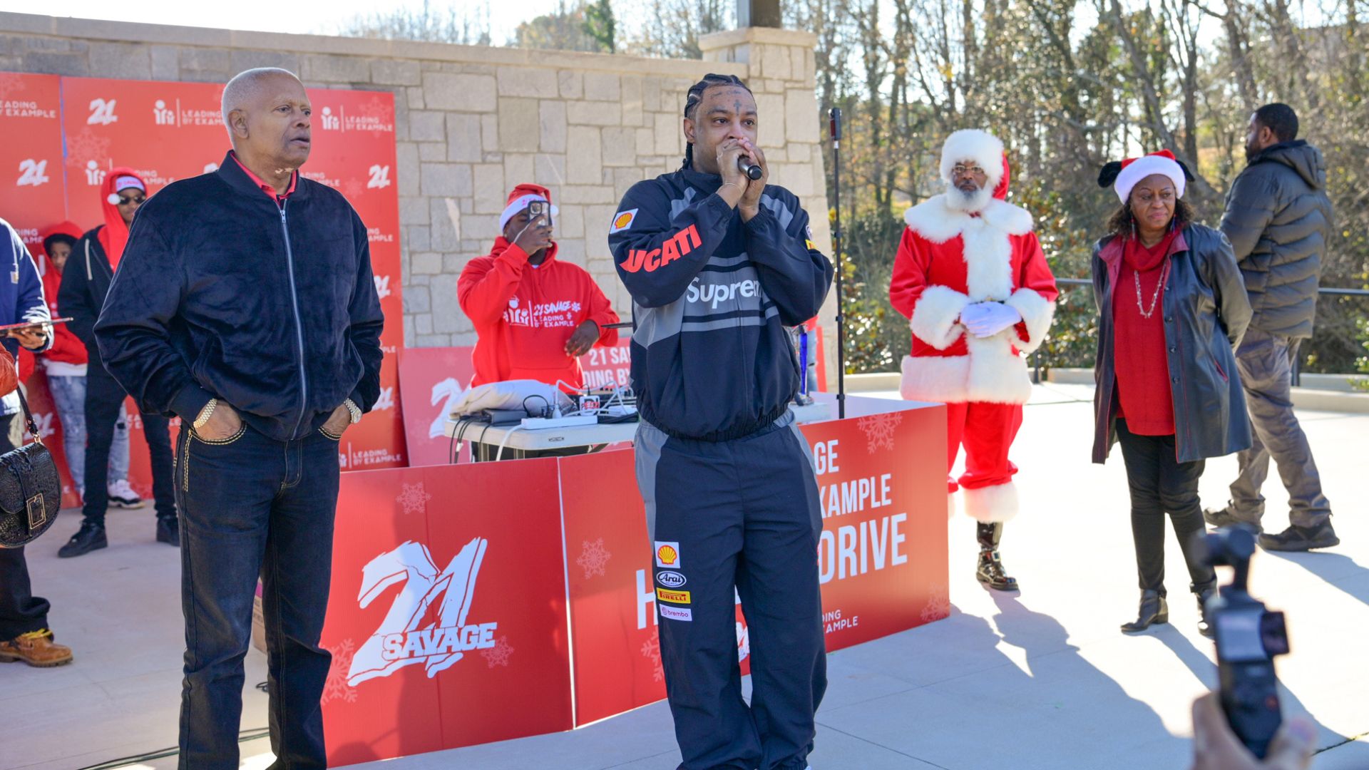 21 Savage hosts 6th annual holiday toy drive in metro Atlanta