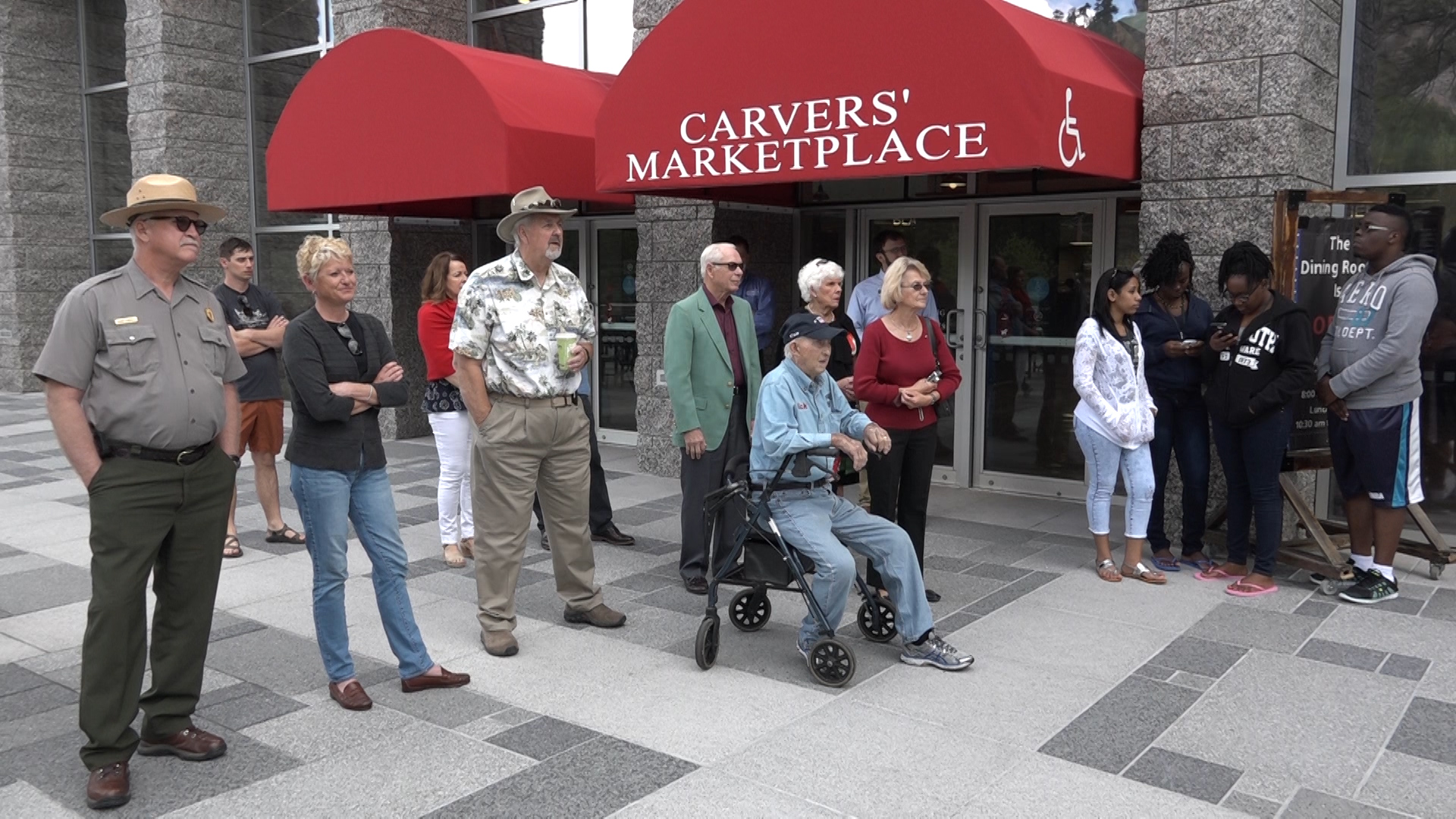 Dining Facility And Gift Shop At Mount Rushmore National Memorial Get A New  Look
