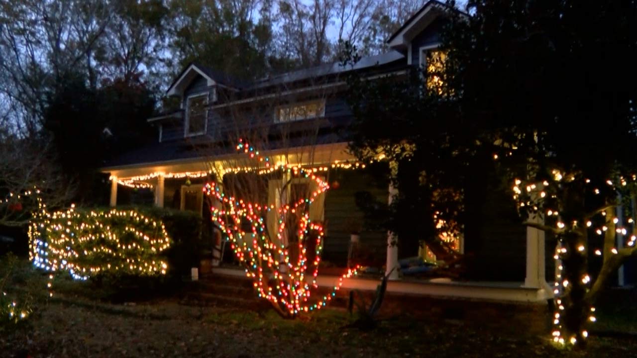 Mount Pleasant neighbors unite to create Christmas miracle for a