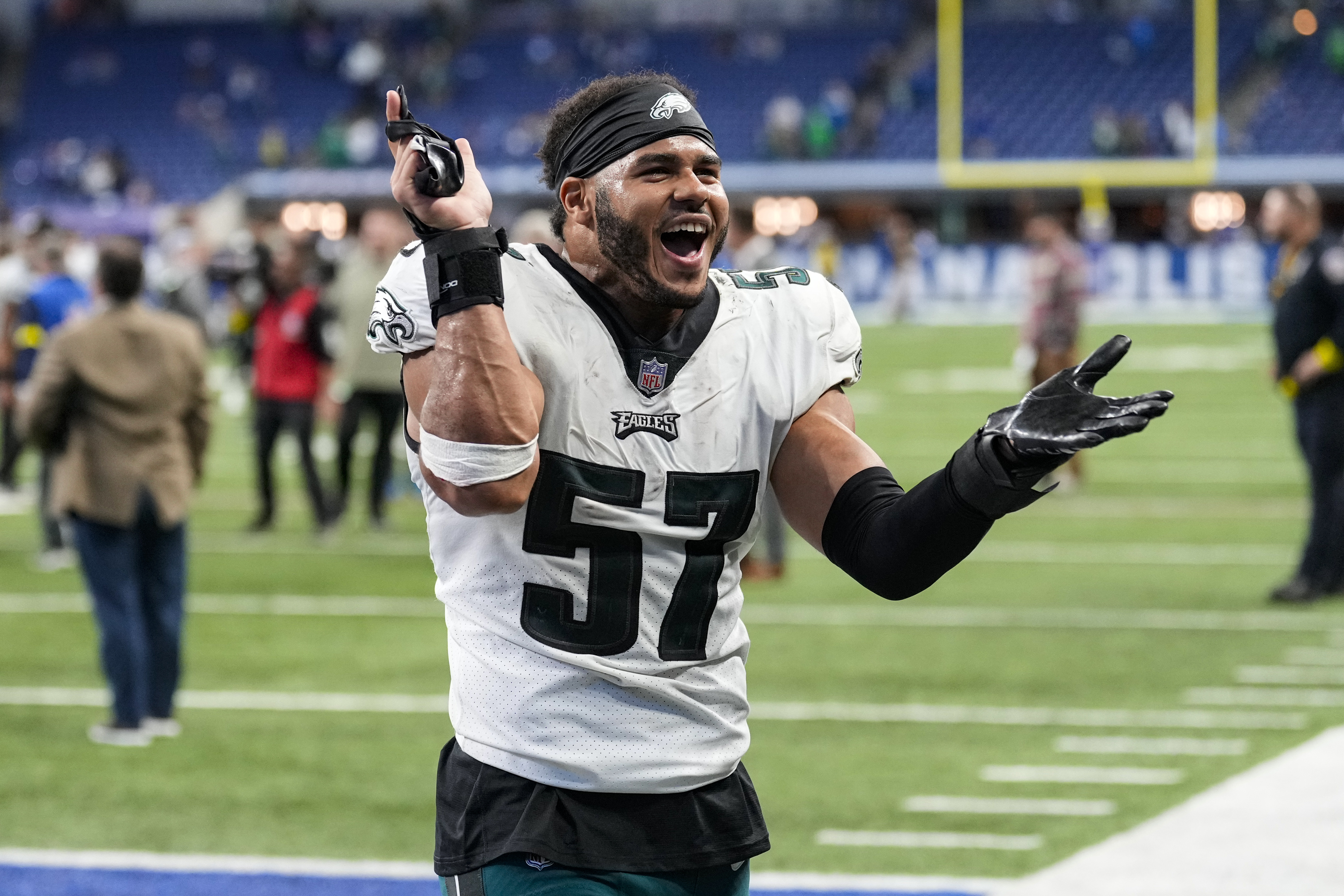 Jalen Hurts' late TD run gives Eagles 17-16 win over Colts - Seattle Sports