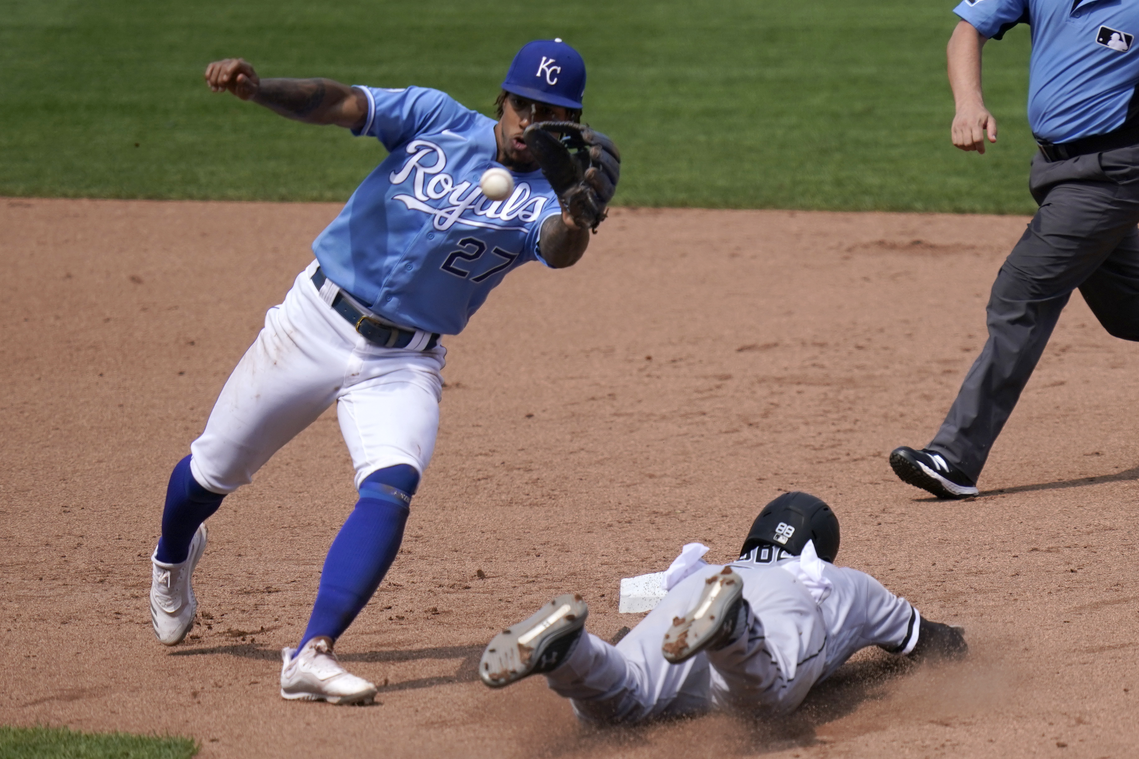 White Sox beat Royals 5-2 for series sweep