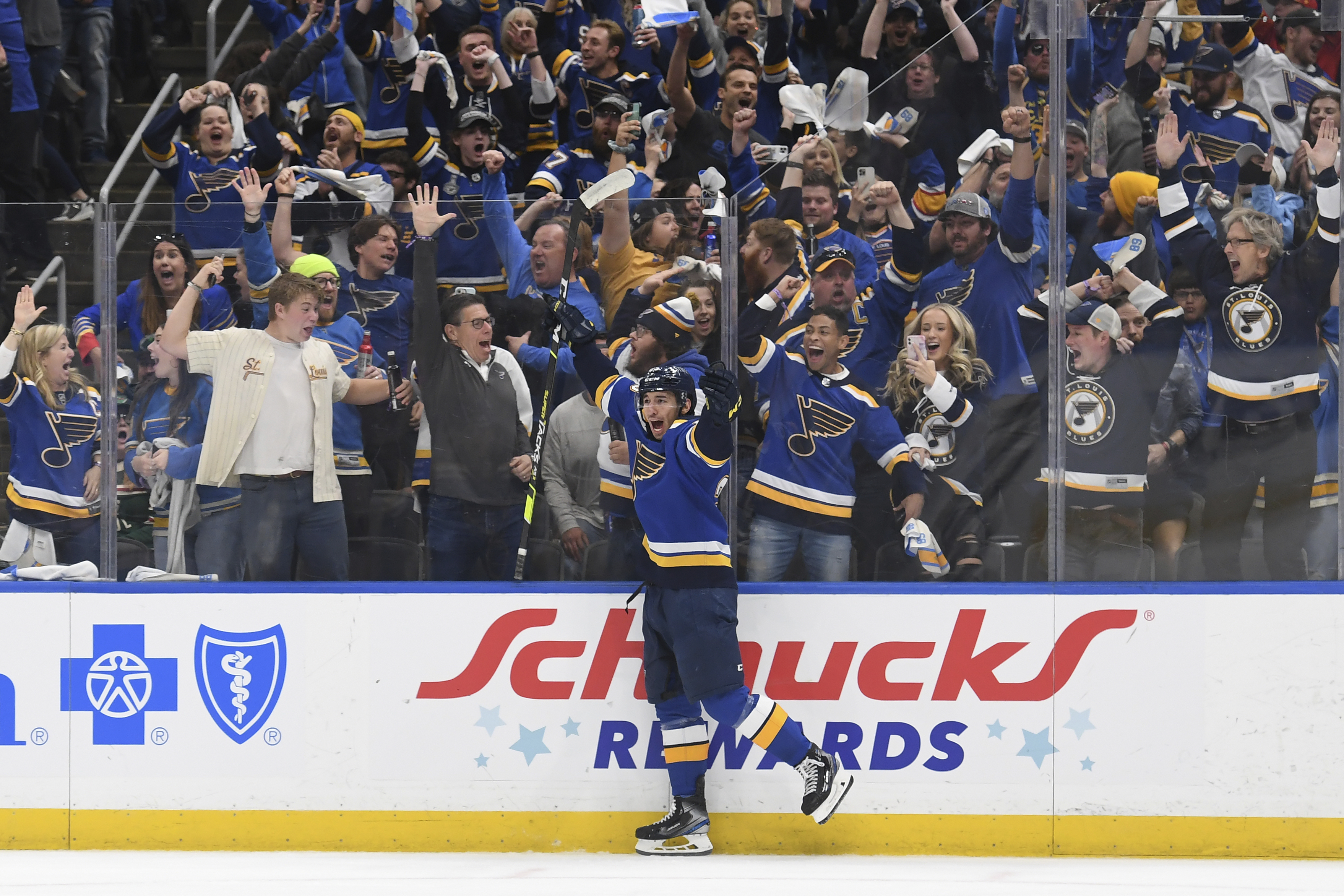 Minnesota Wild drops Game 4 to St. Louis Blues 5-2, series tied 2-2