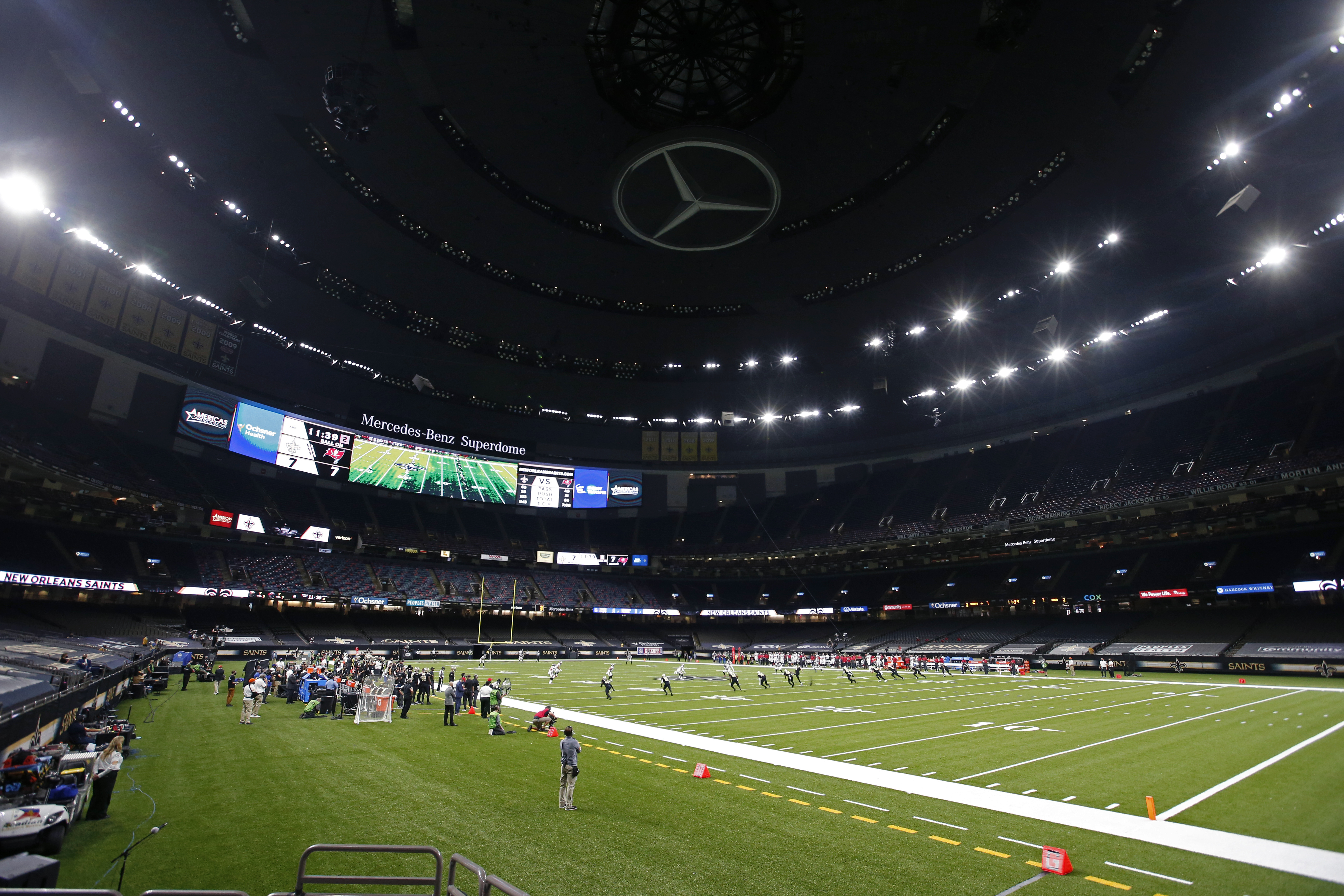 Saints to allow family members of team into Superdome for Packers game