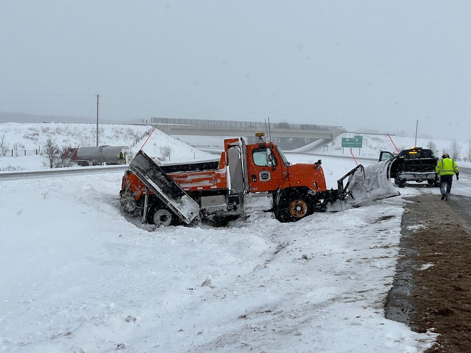 Semi truck crashes into snow plow in Chippewa County Thursday morning