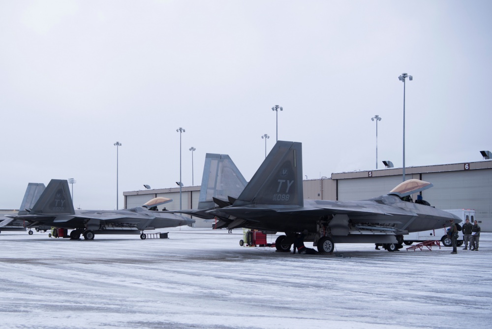 技MIX AC205 F-22 US AIR FORCE 嘉手納基地 F-22As bring air dominance to Kadena in preparation for