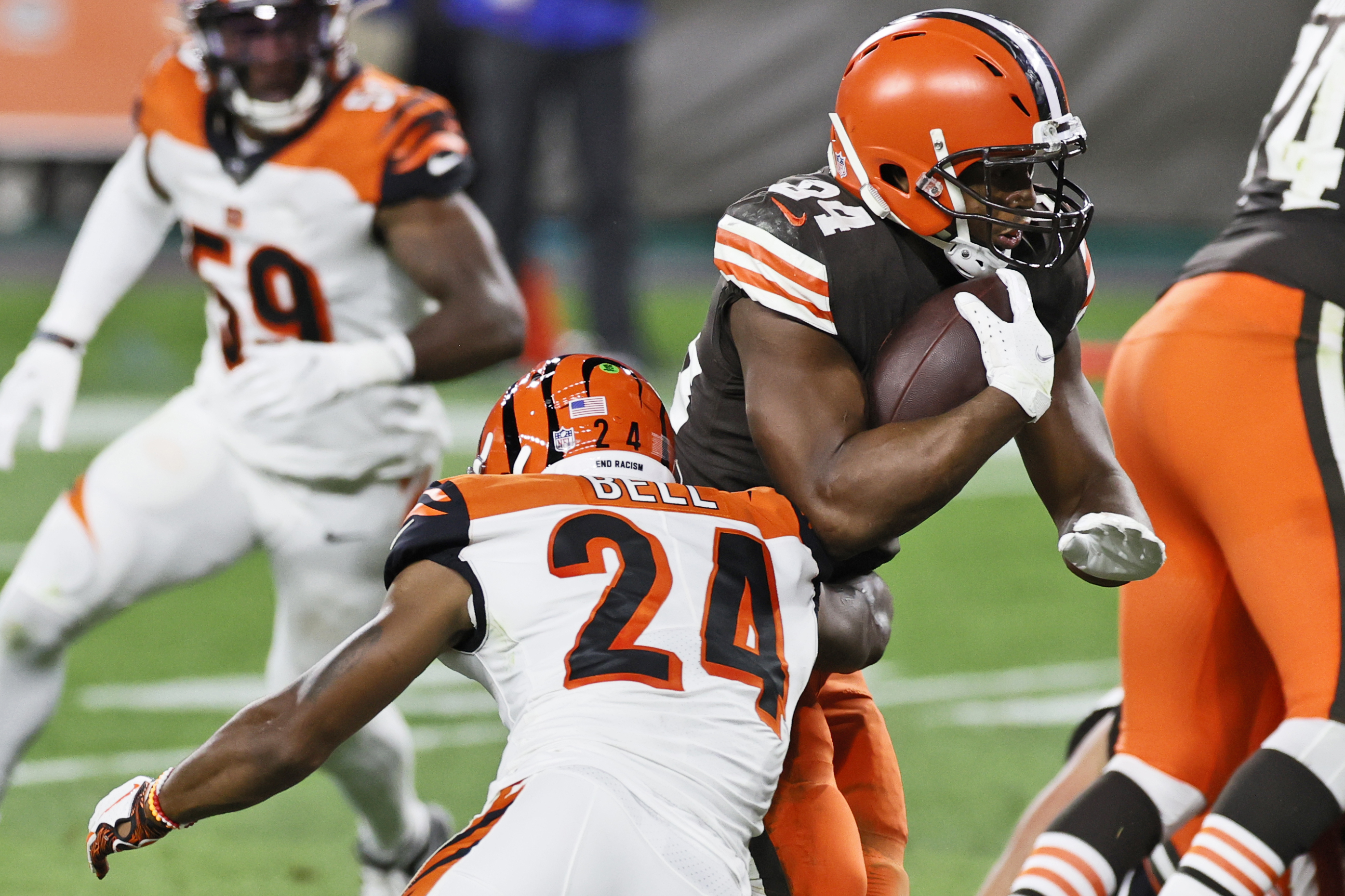 Chubb tops 1,000 yards with TDNewton has 49-yard run