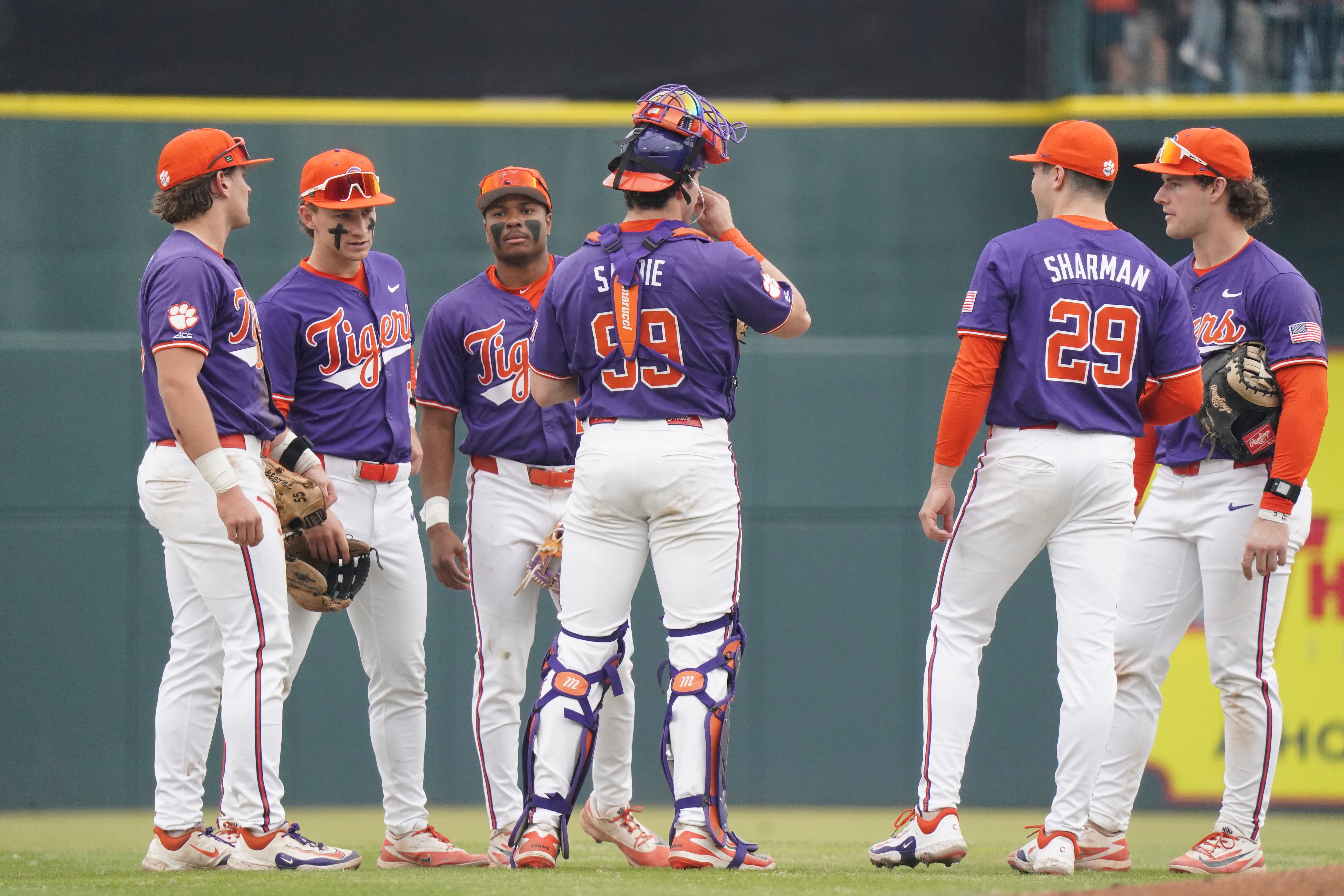 No. 3 Yellow Jackets Down No. 8 Tigers 10-0 In Seven Innings