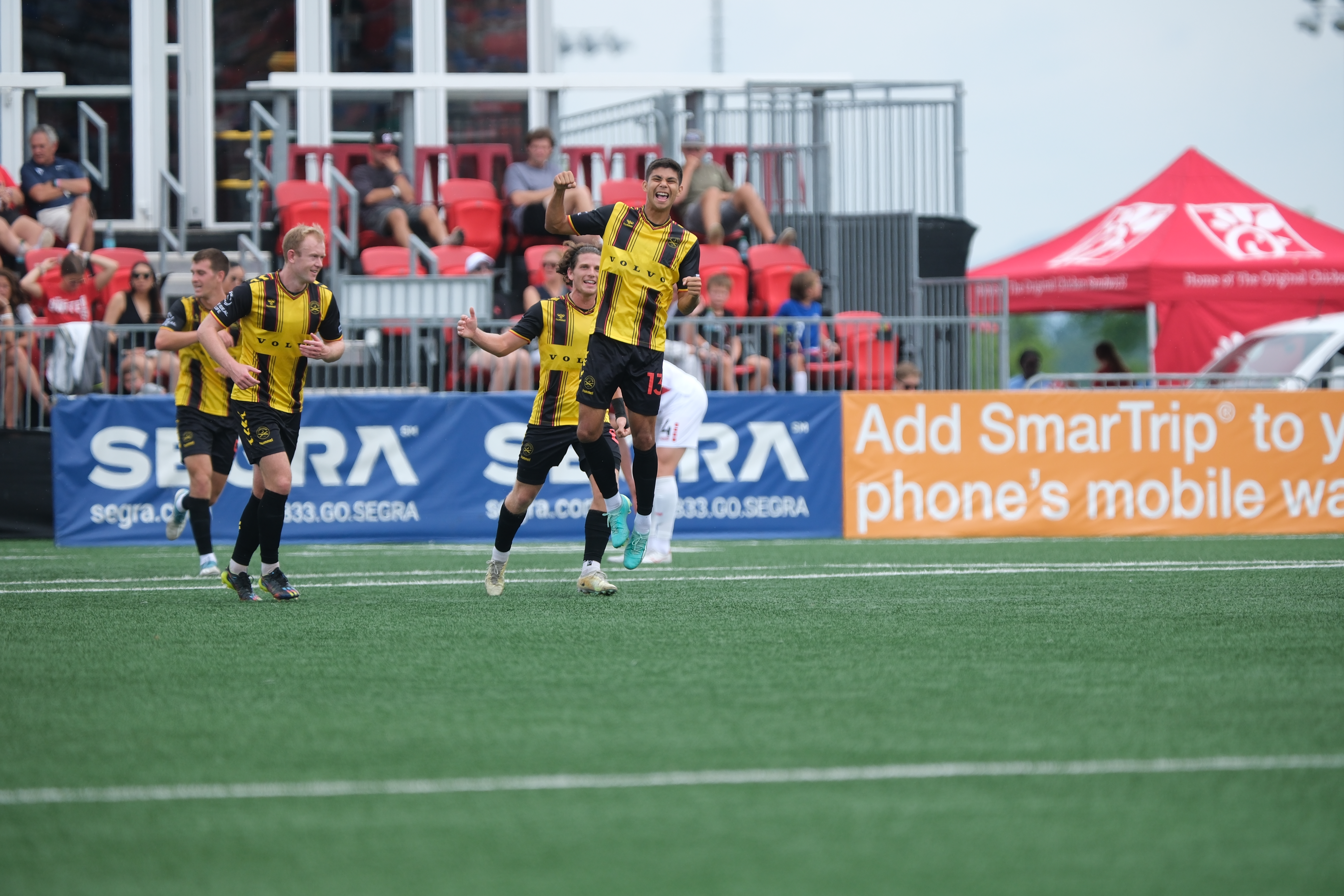 Battery win 1-2 over Loudoun in morning match, Dossantos and Markanich score