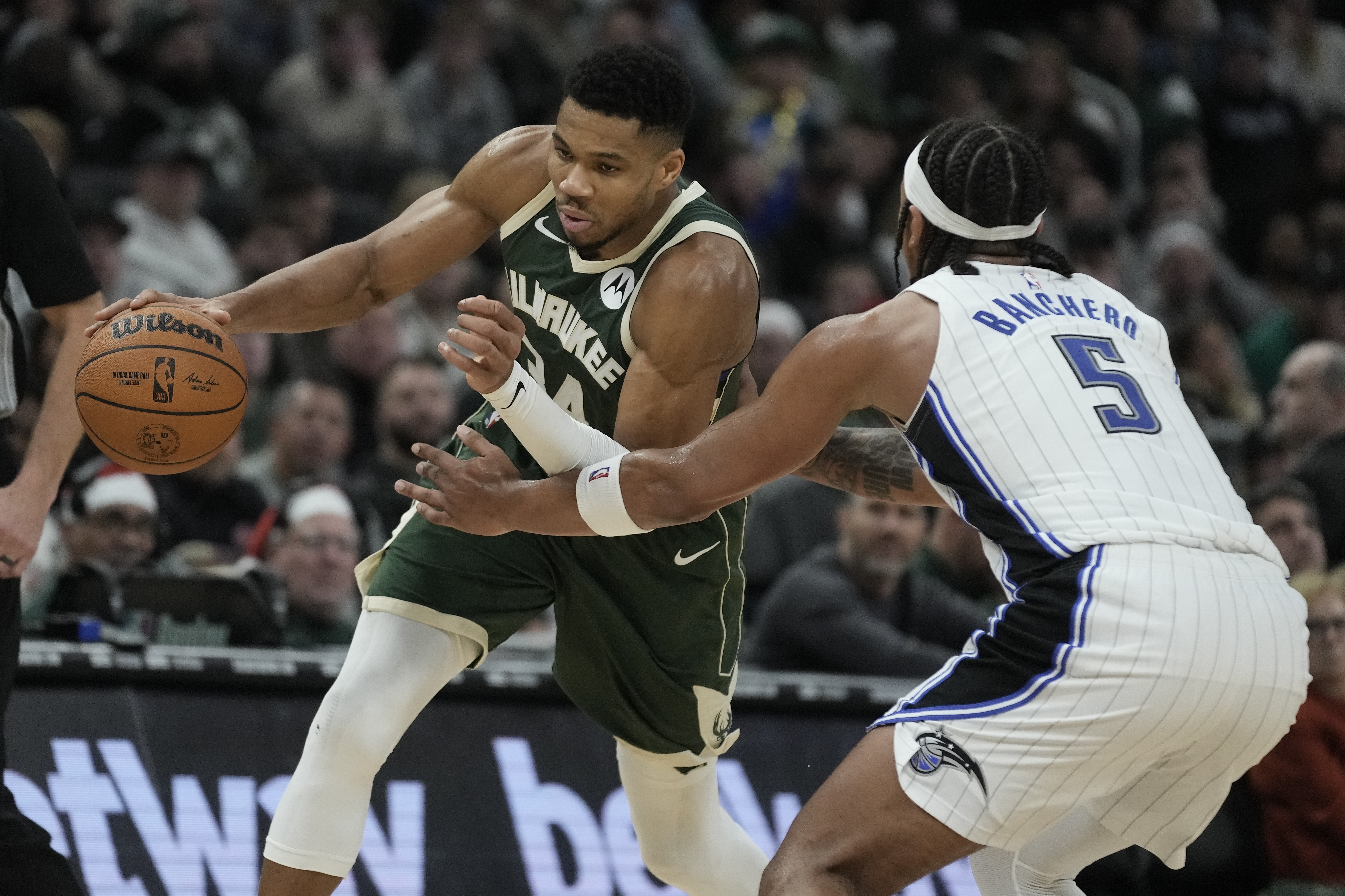 Antetokounmpo scores 37 as Bucks beat Magic 118-114 for 6th
