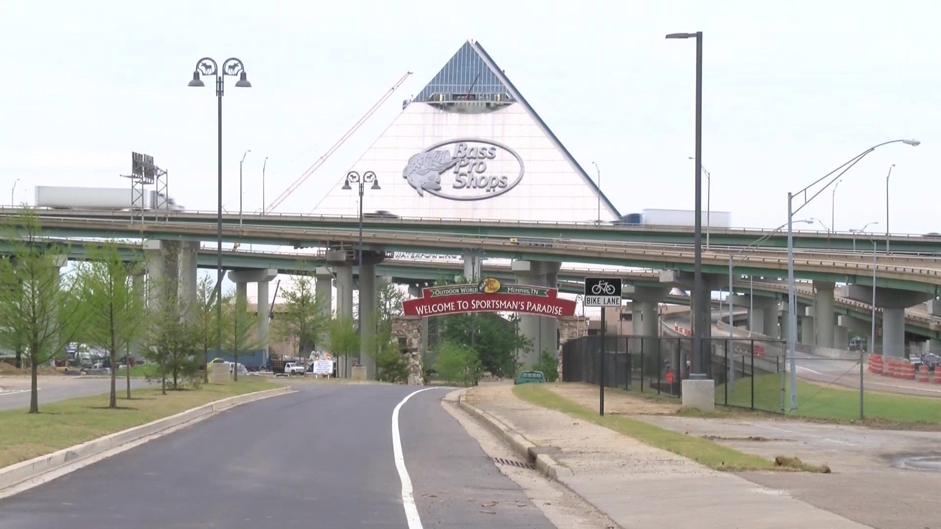 Memphis' Pyramid rises anew with a giant Bass Pro Shop - Los Angeles Times