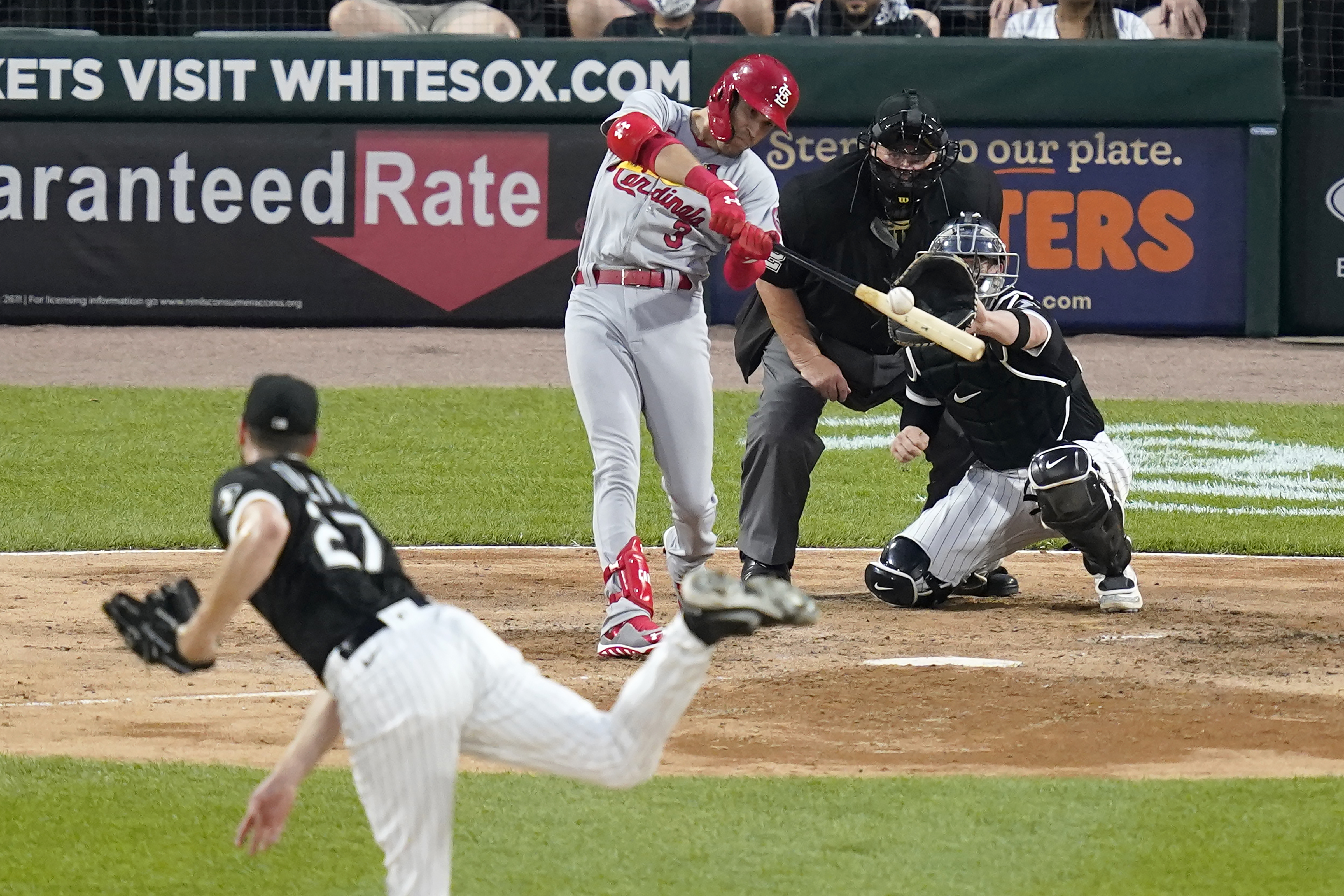 Lucas Giolito's latest strong start helps White Sox defeat Royals