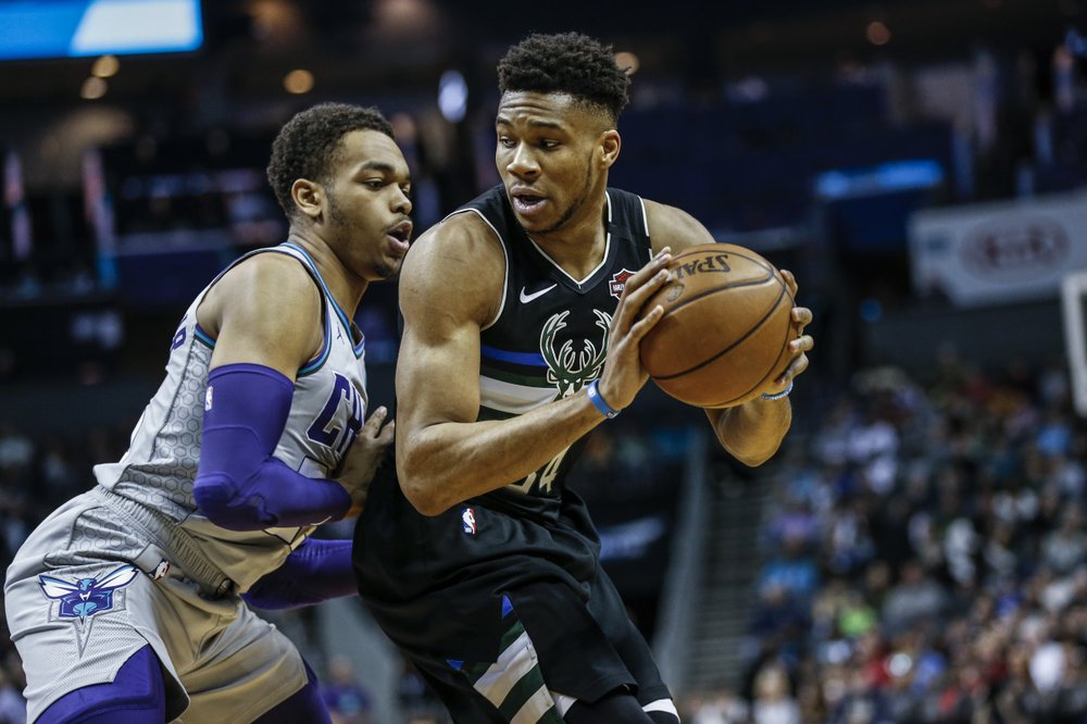 Bucks rout Hornets, 137-96; Giannis’ double-double run ends