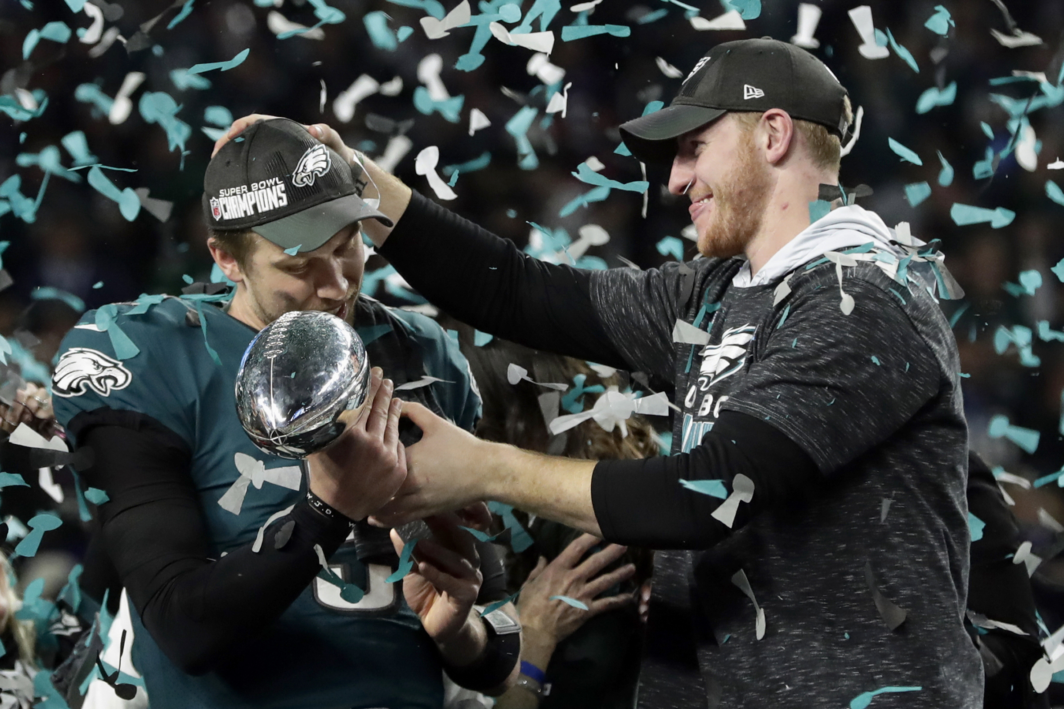 Eagles trade broken Carson Wentz to Colts for draft picks