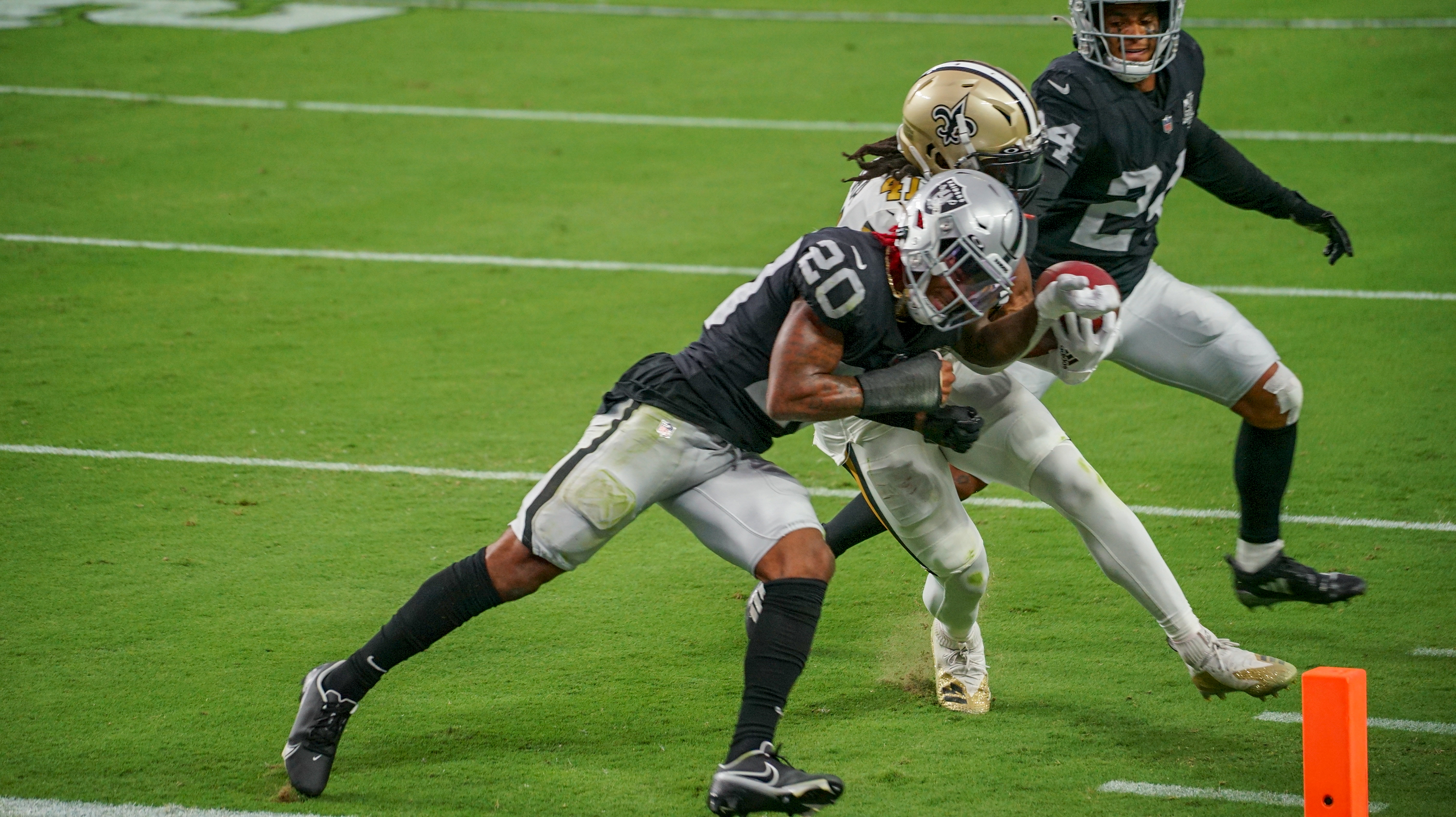 Raiders open Las Vegas stadium with 34-24 win vs Saints