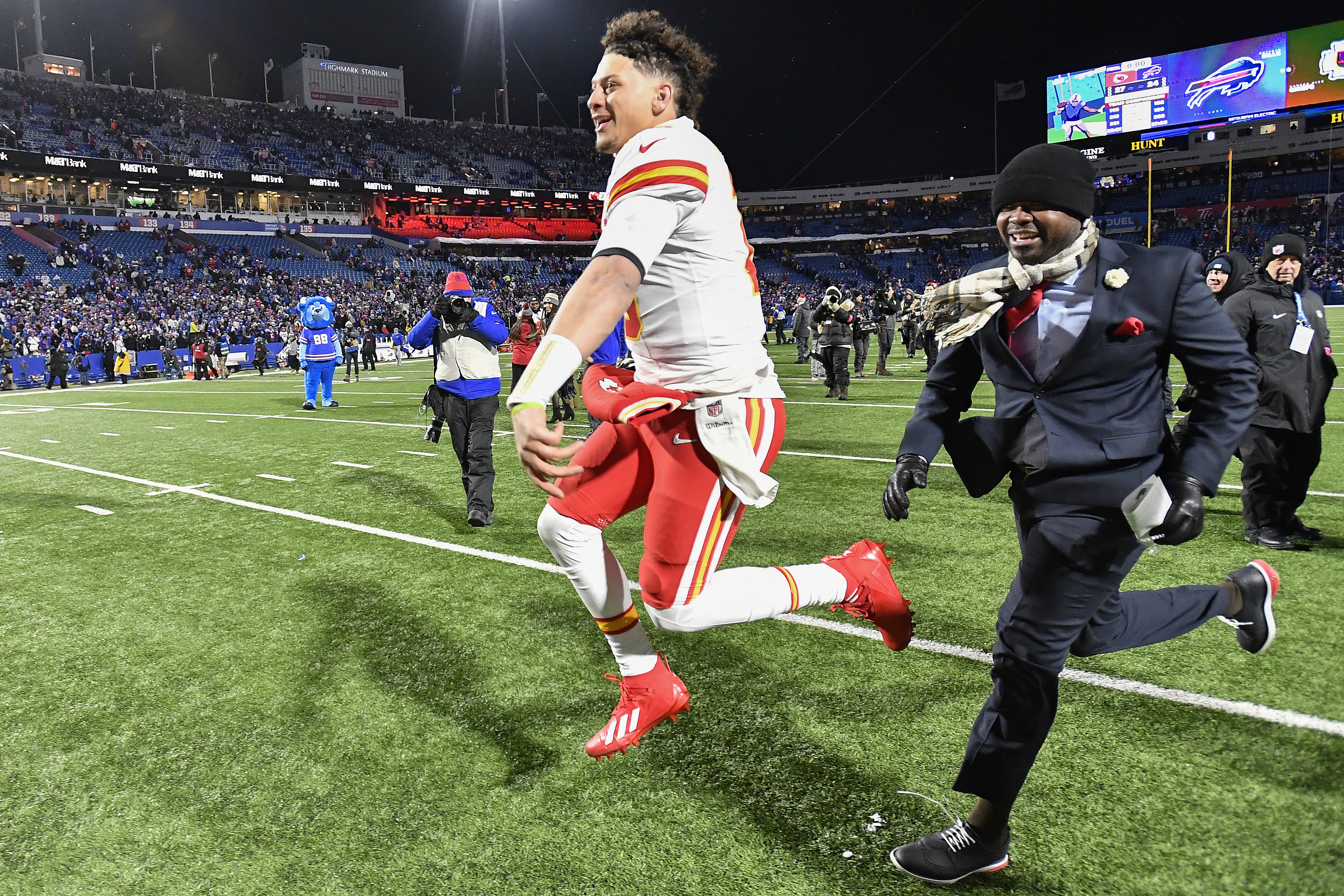 Harrison Butker hits 6 field goals, kicks Chiefs to AFC West title with  25-17 win over Bengals