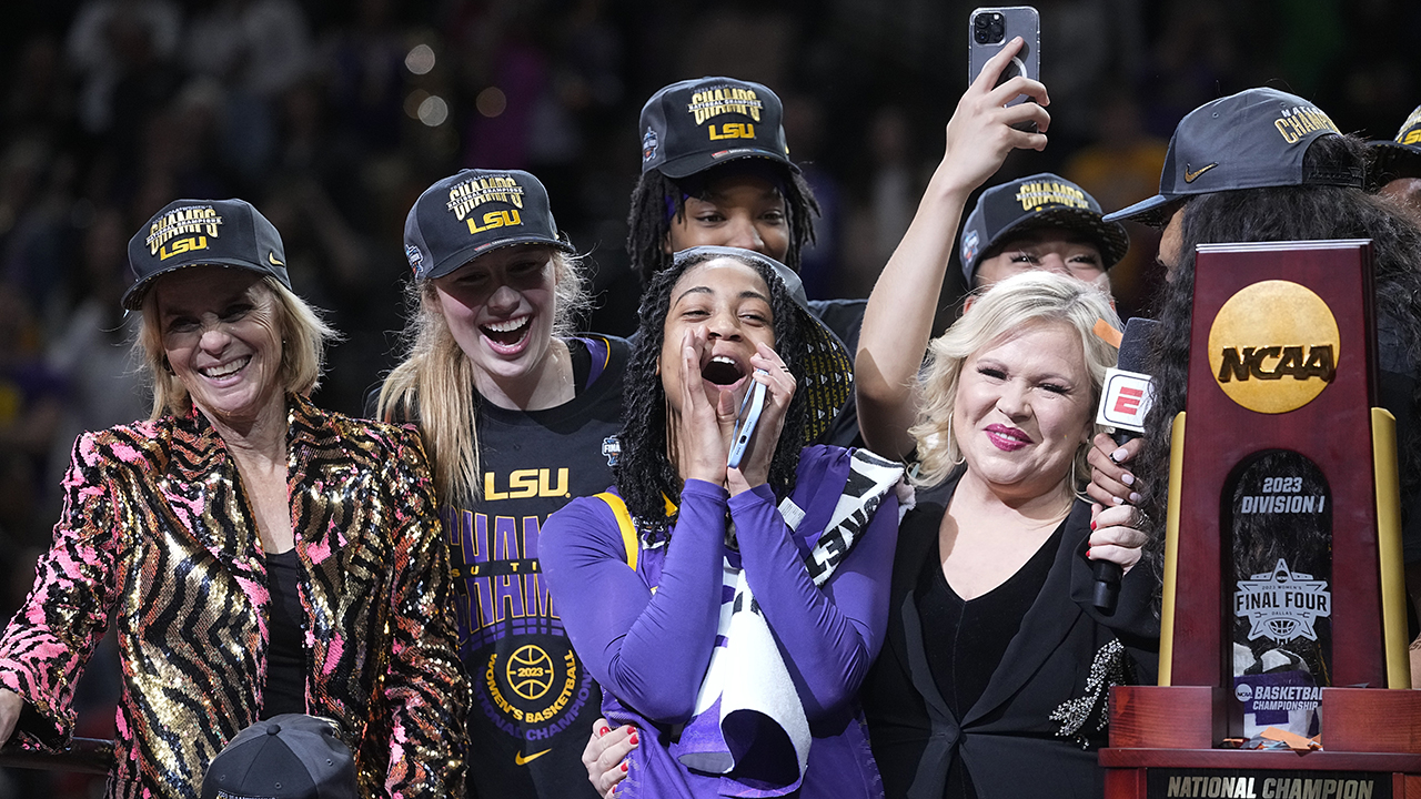 Hot-shooting Tigers defeat Iowa, as LSU captures first National Championship