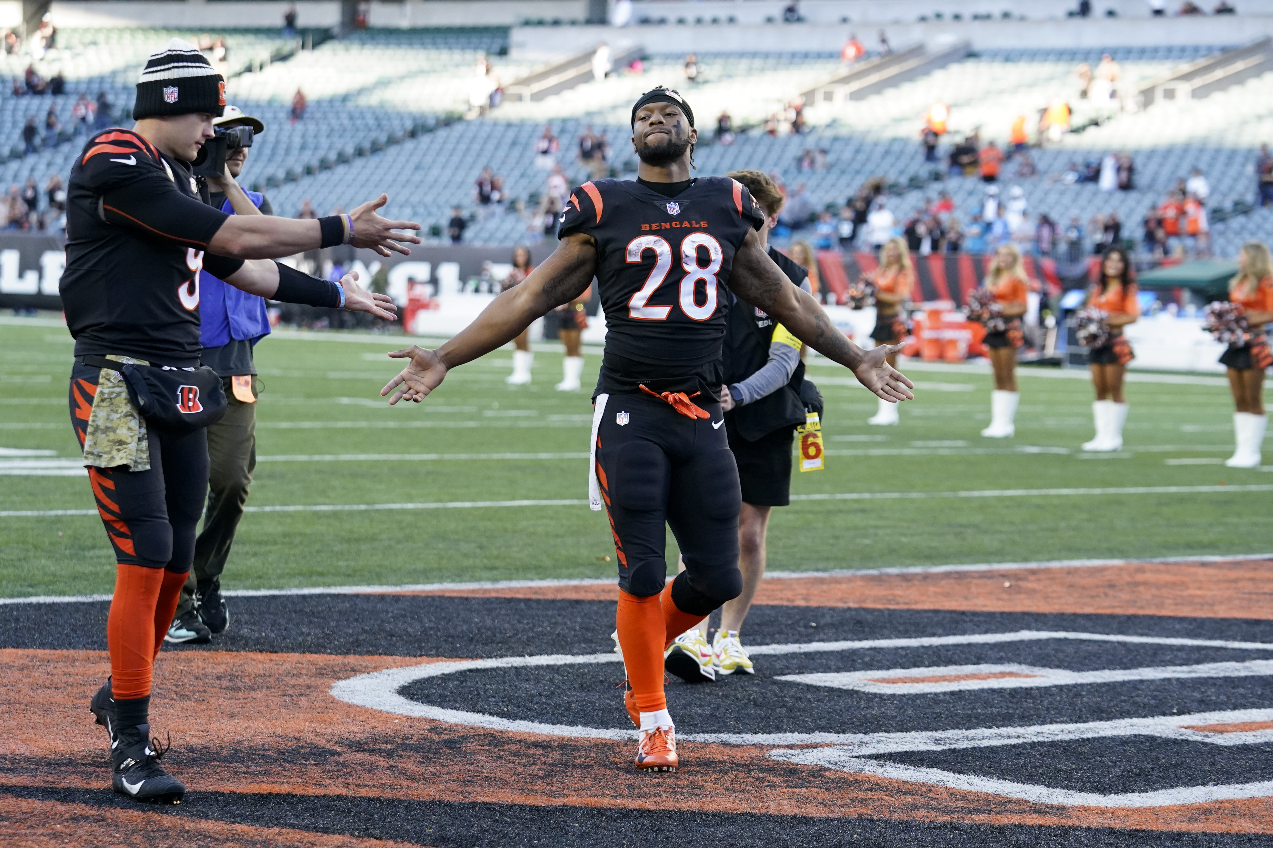 Cincinnati Bengals running back Joe Mixon Earns Week 1 Award, Named Ground  Player of the Week - Sports Illustrated Cincinnati Bengals News, Analysis  and More