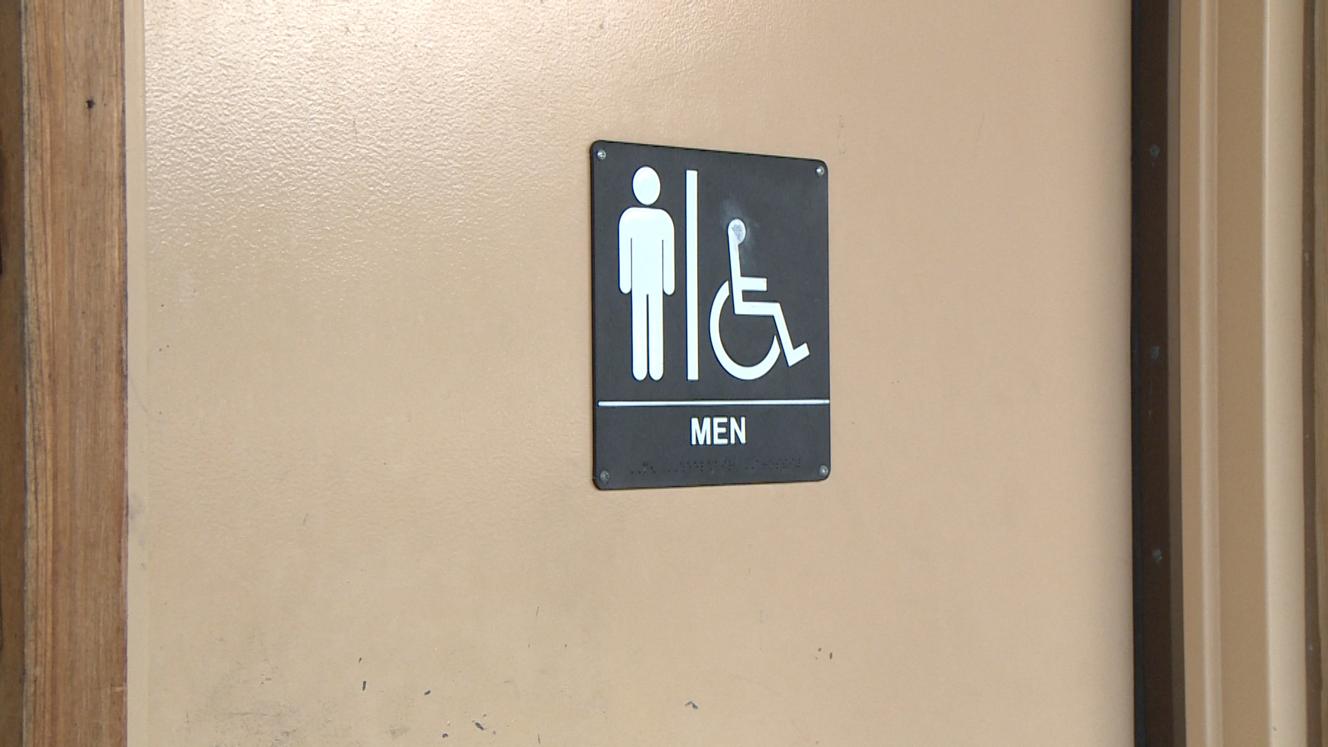 Advocates call for diapering stations in more men's washrooms