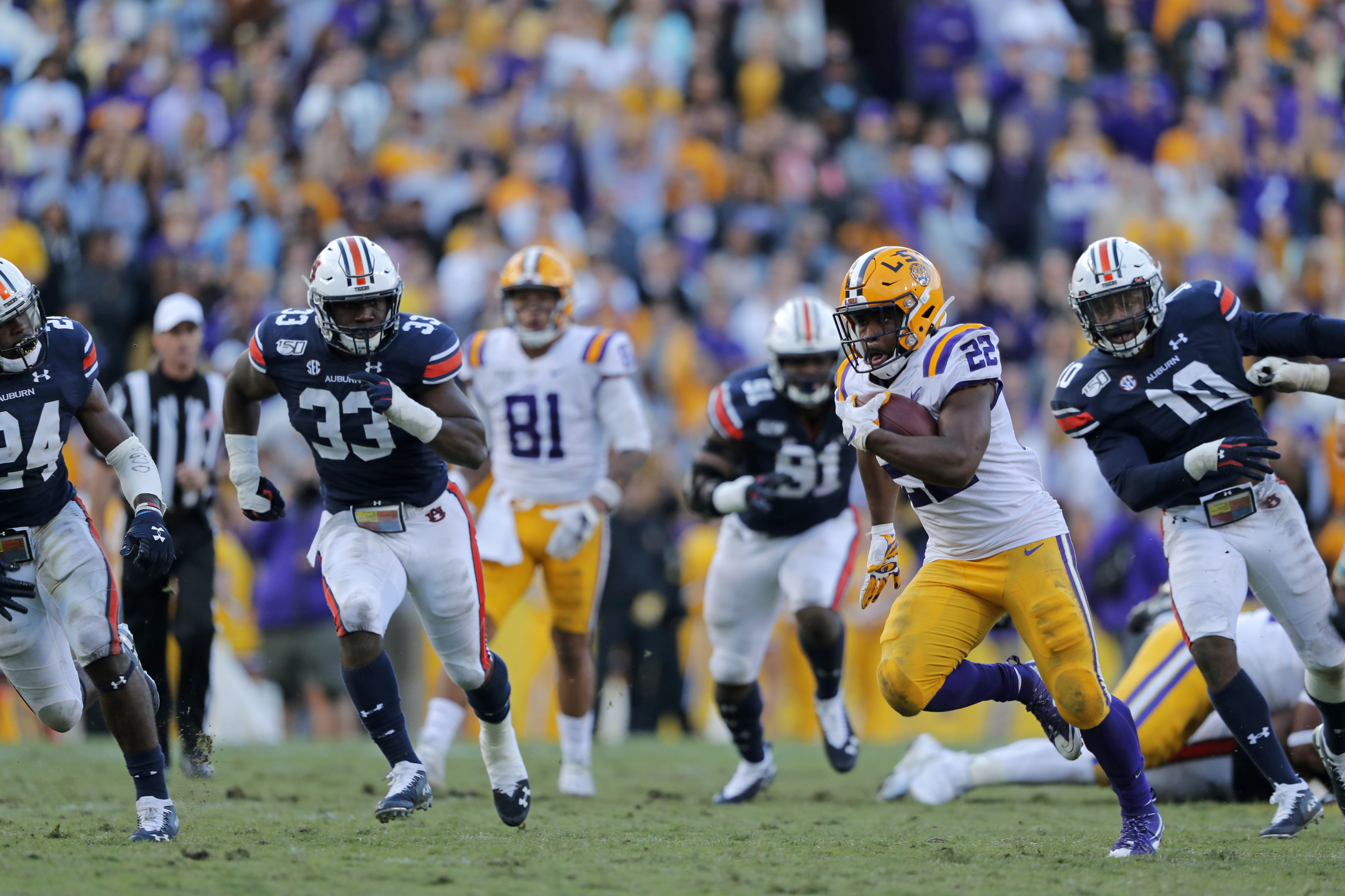 Burrow's 321 yards helps No. 2 LSU down No. 9 Auburn, 23-20