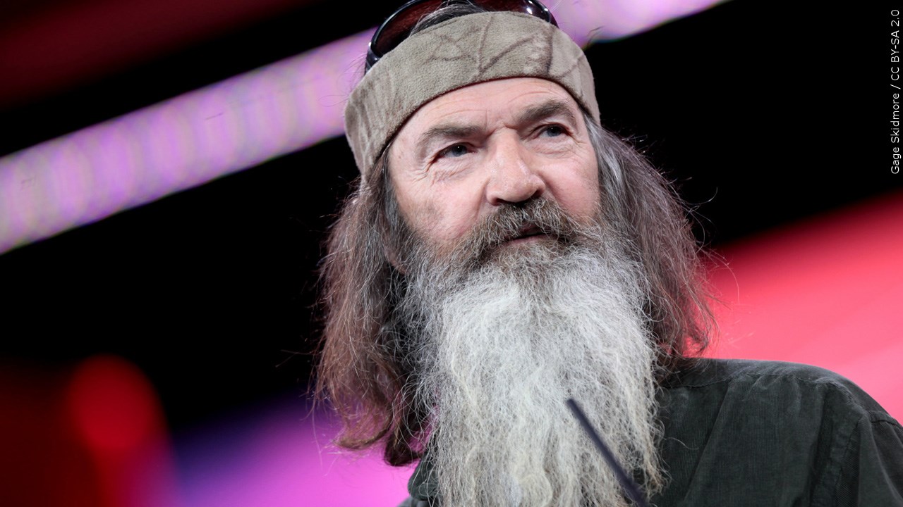 did phil robertson chew tobacco Duck Dynasty' star diagnosed with Alzheimer's duck dynasty chewing tobacco Throwing
