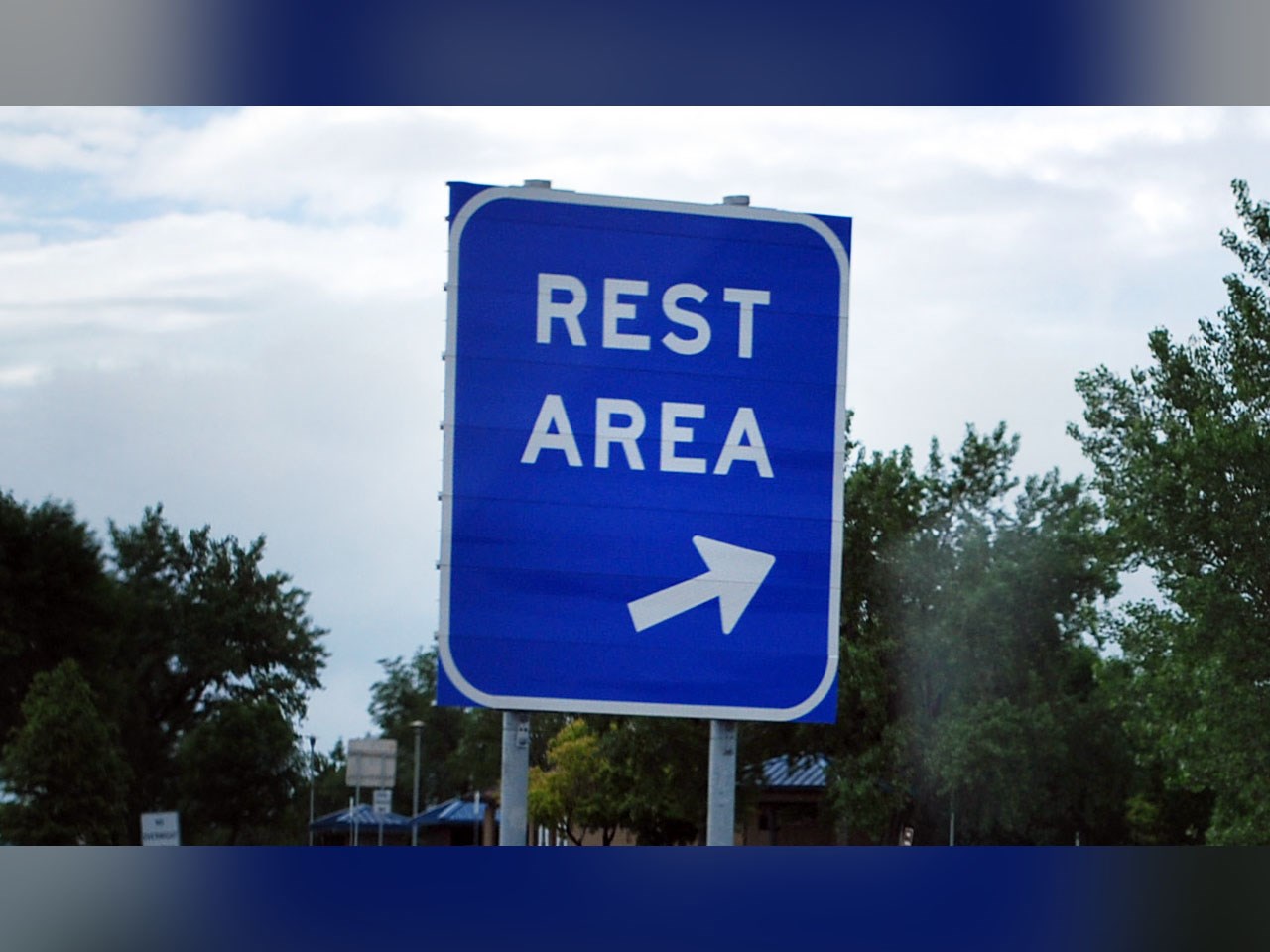 blue rest area sign