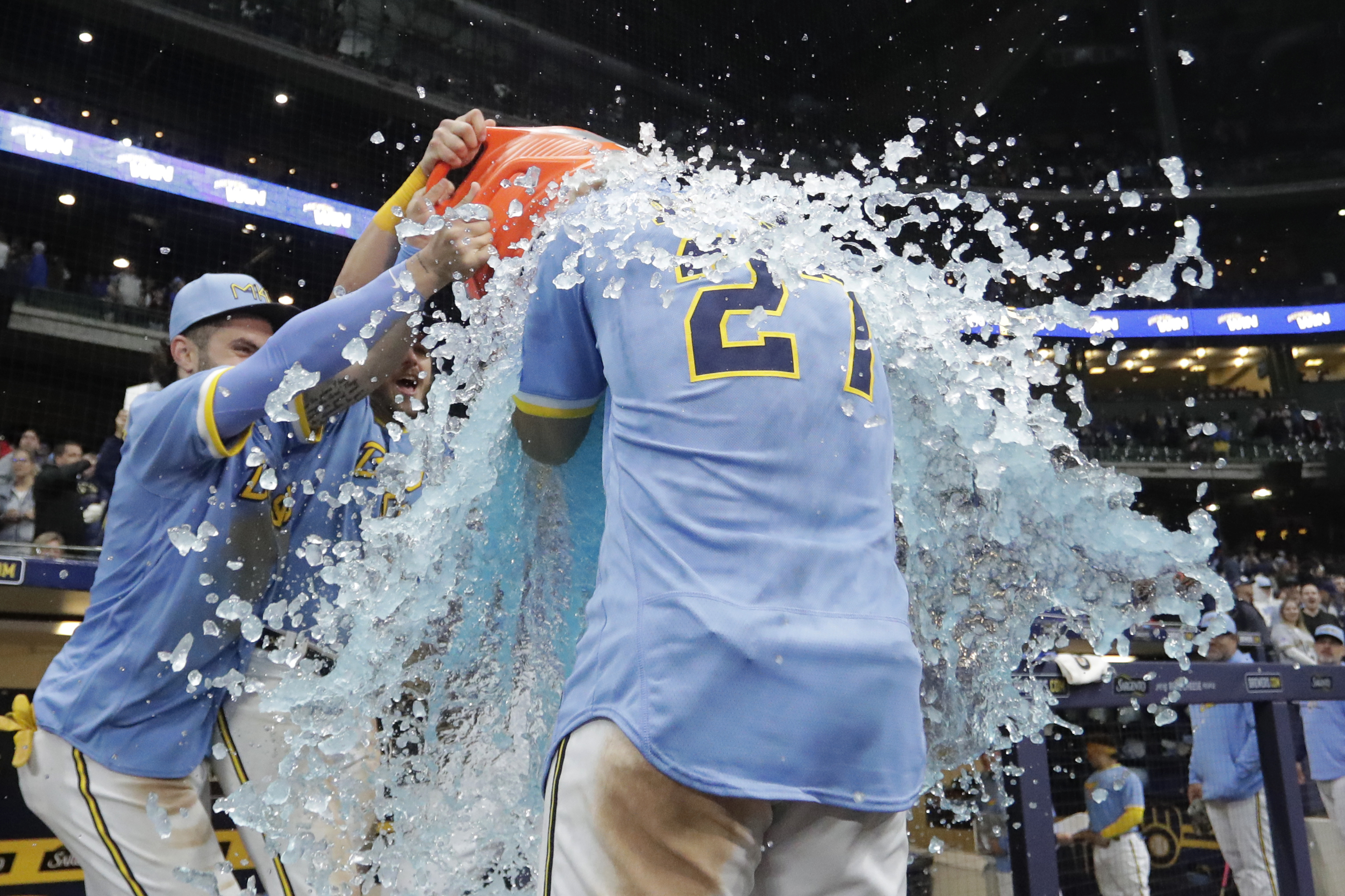 Brewers top Cardinals, Willy Adames launches 1st homer of season