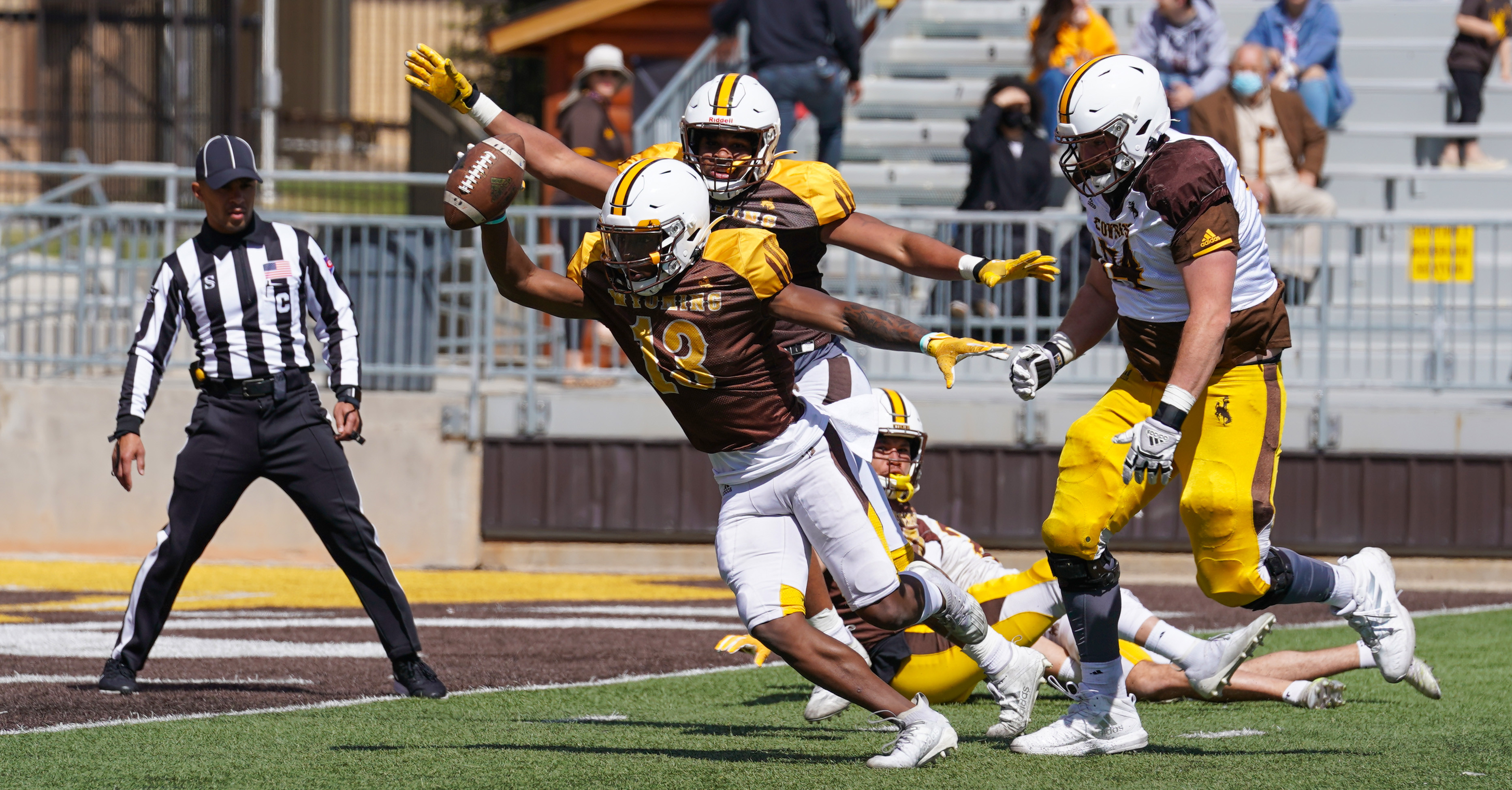 Wyoming Reveals New Football Uniforms - Stadium