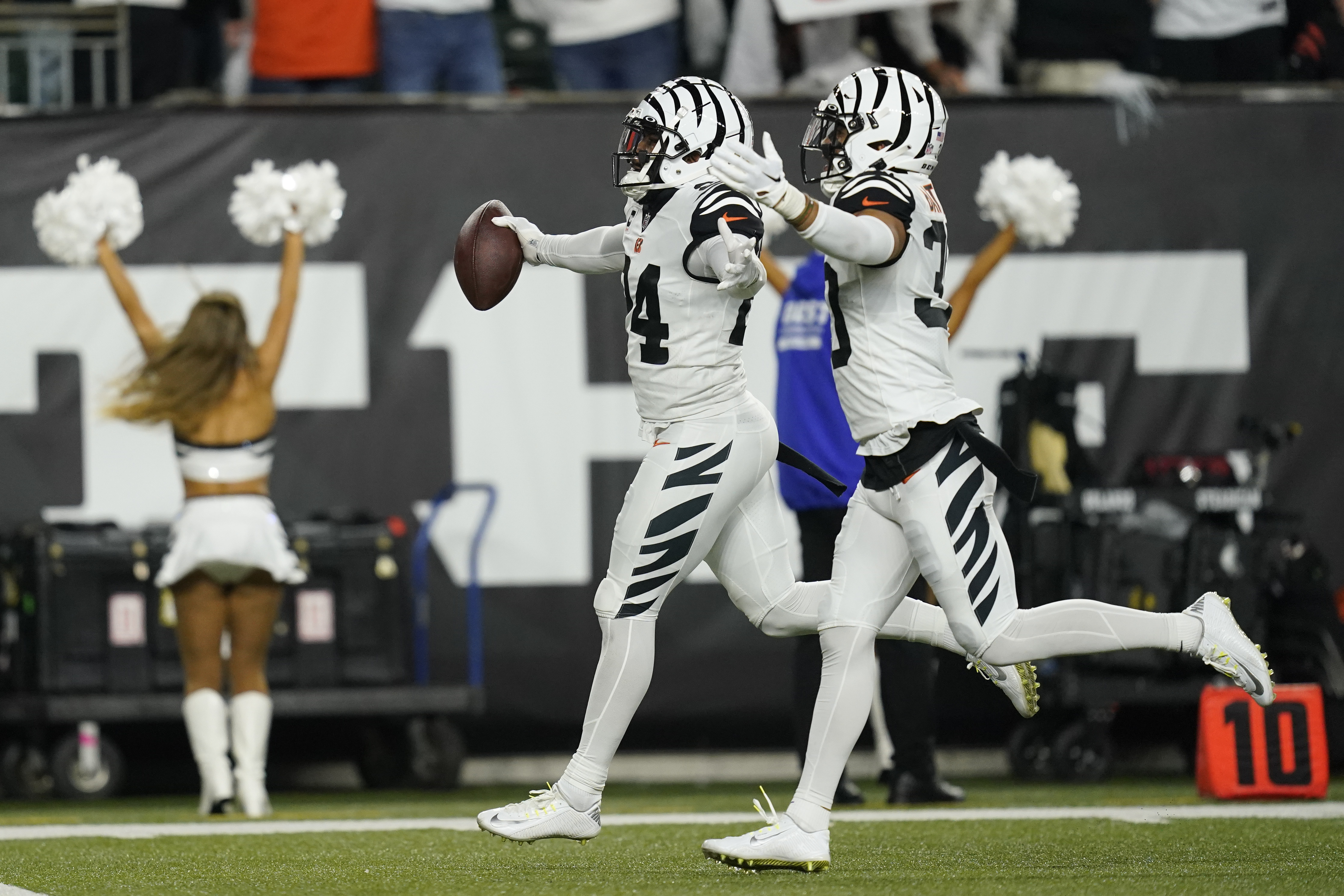 PHOTOS: Bengals fly stunning all-whites on Thursday Night Football