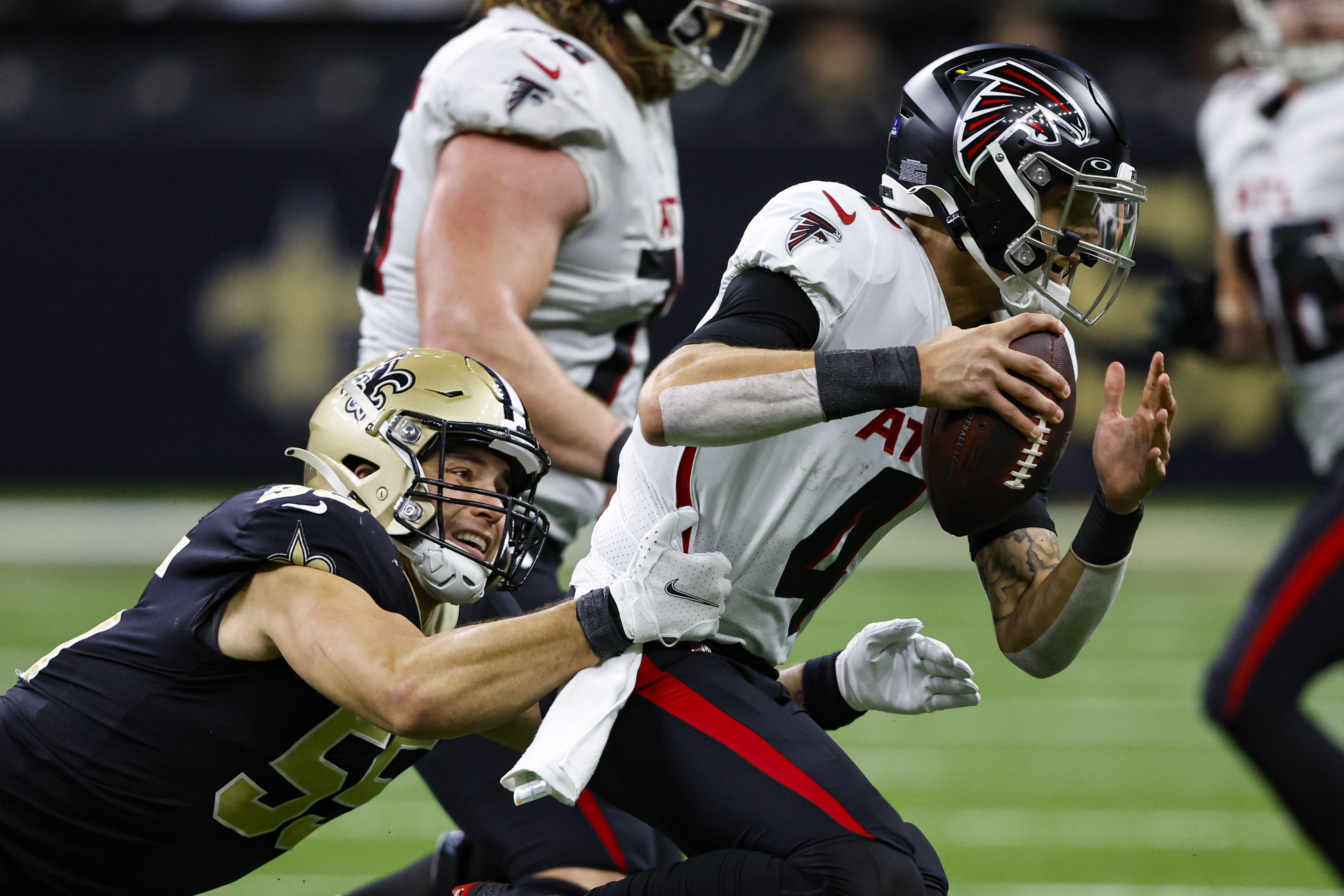 Q&A with Falcons linebacker Kaden Elliss