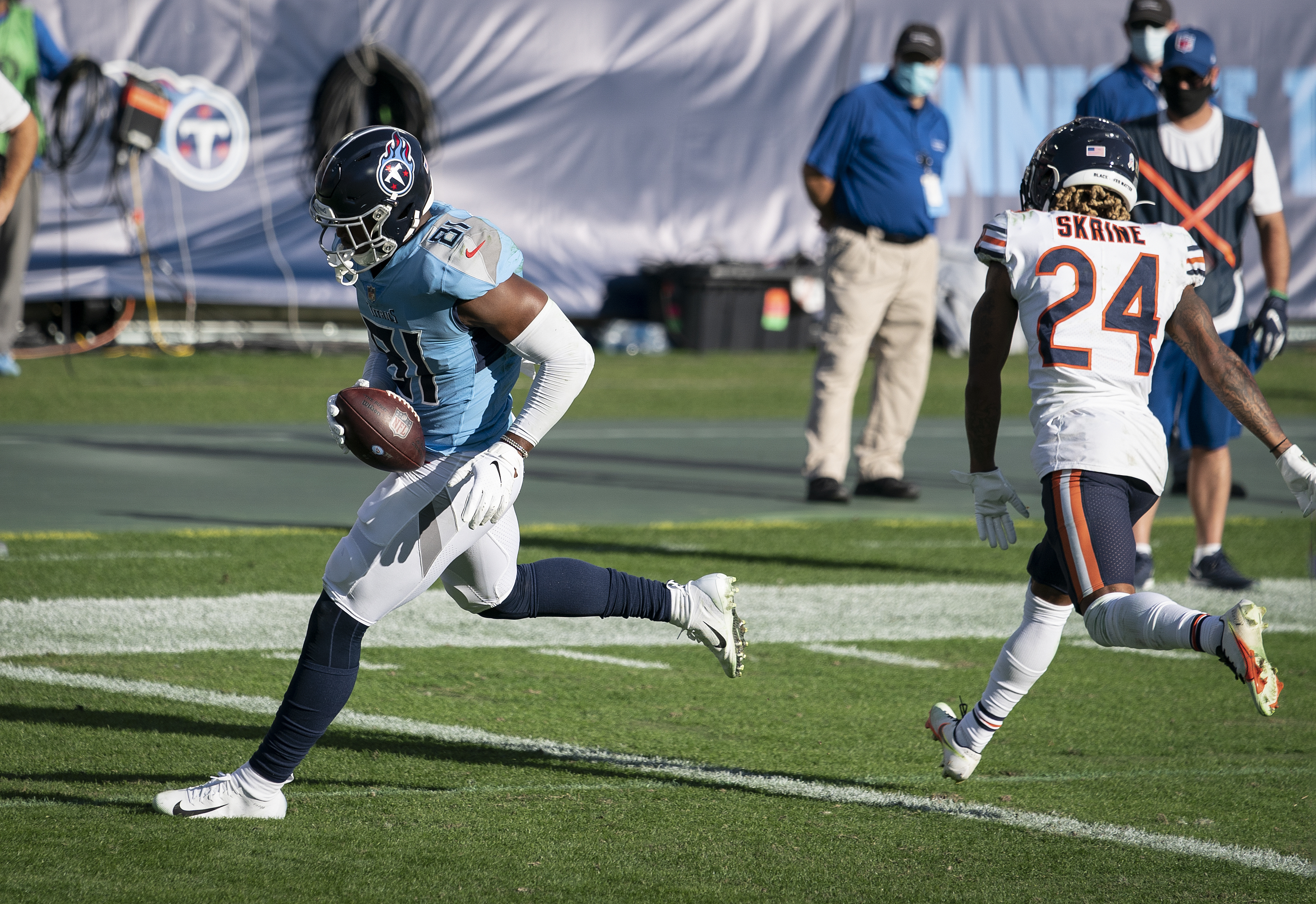 Titans release former Pro Bowler Vic Beasley