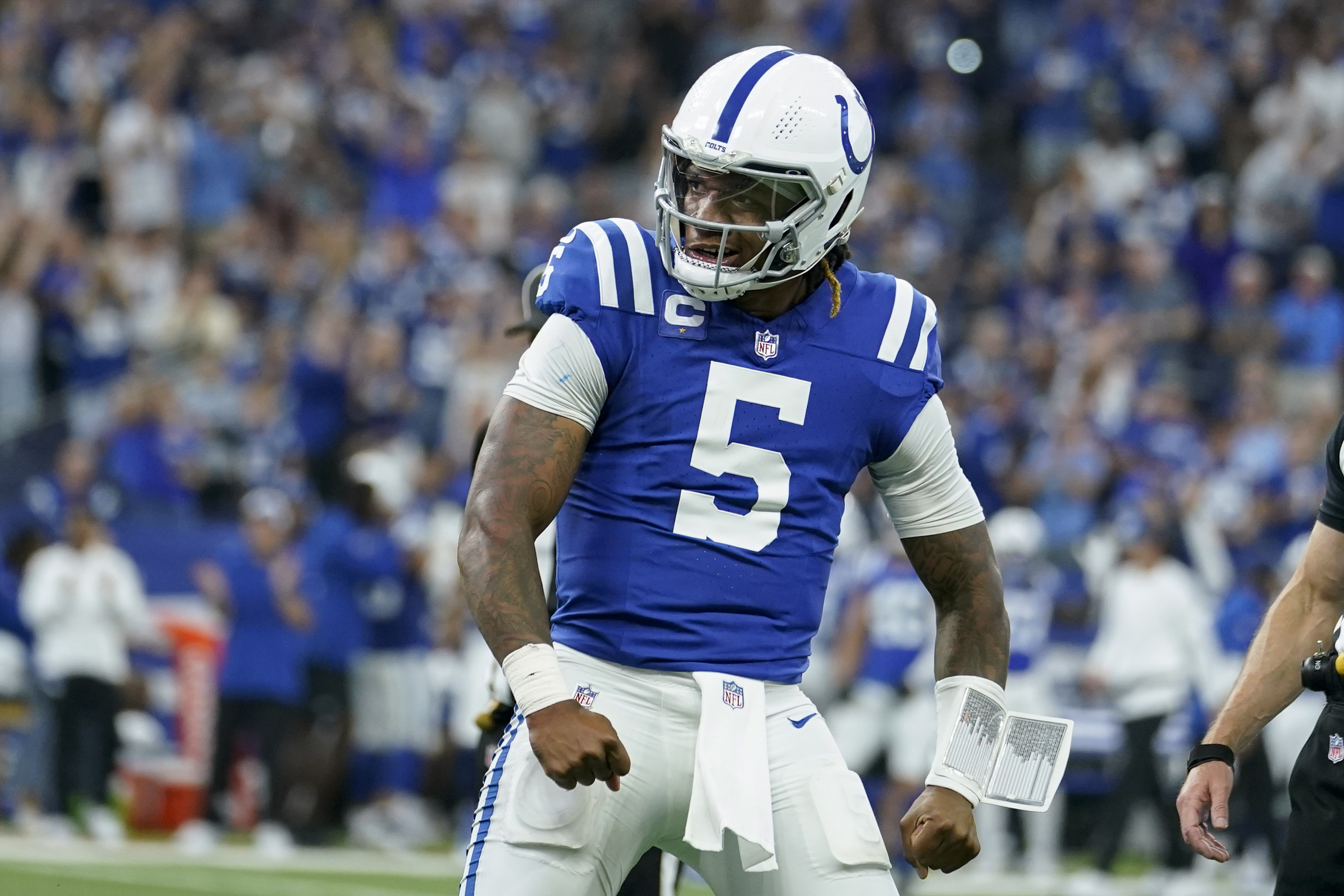 Surging Colts, struggling Cardinals meet on Christmas Day