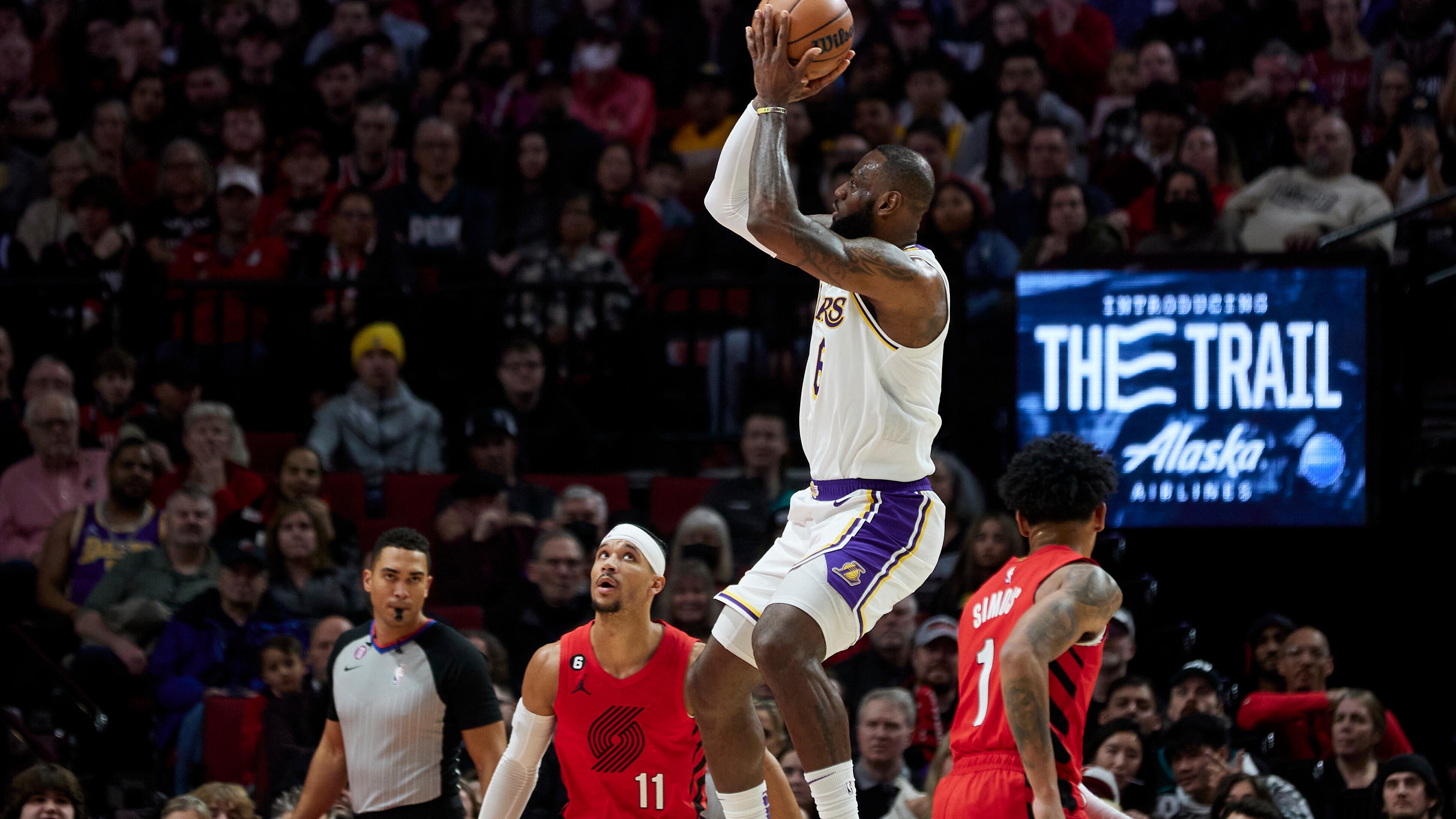 Game 1 Is a Layup as Bryant Drives the Lakers - The New York Times