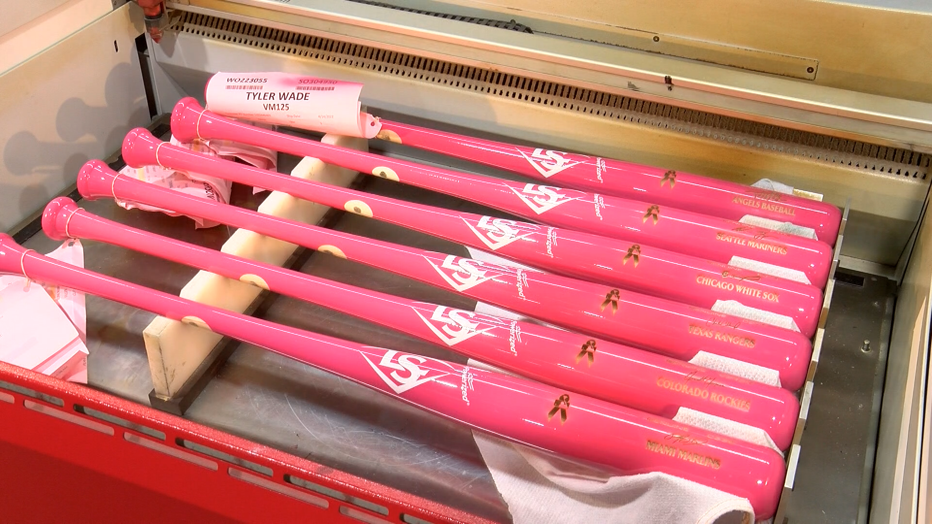 Louisville Slugger finishing pink bats for Major League Baseball