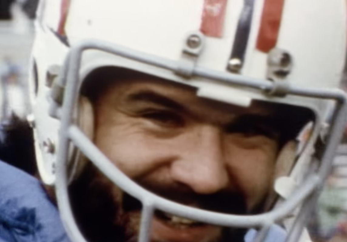 Super Bowl Champion Russ Francis Dead at 70 After Plane Crash in