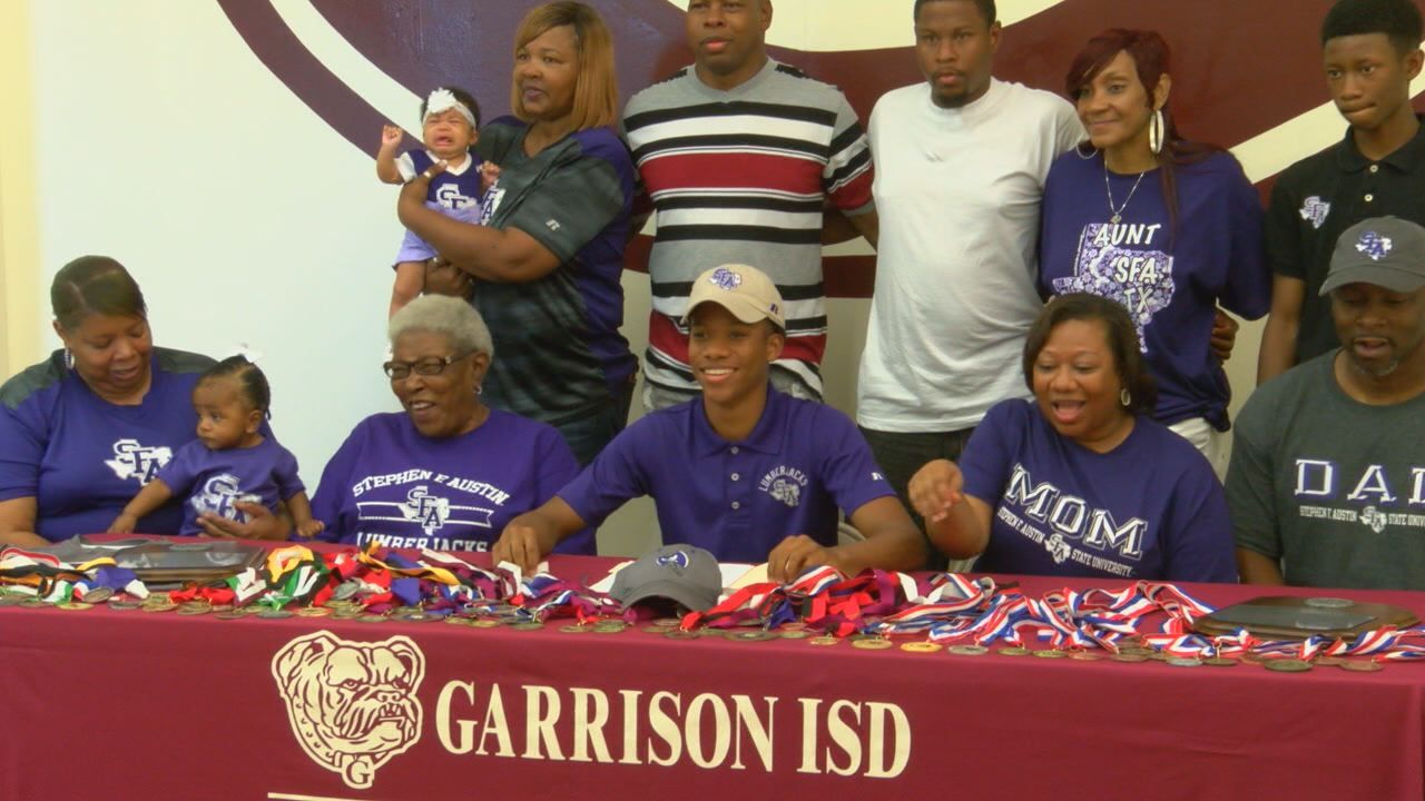 Garrison Rippa EA SPORTS™ College Football 26 Player Ratings - Bowl Games +  1st Half of College Football Playoff, image size:1280x720