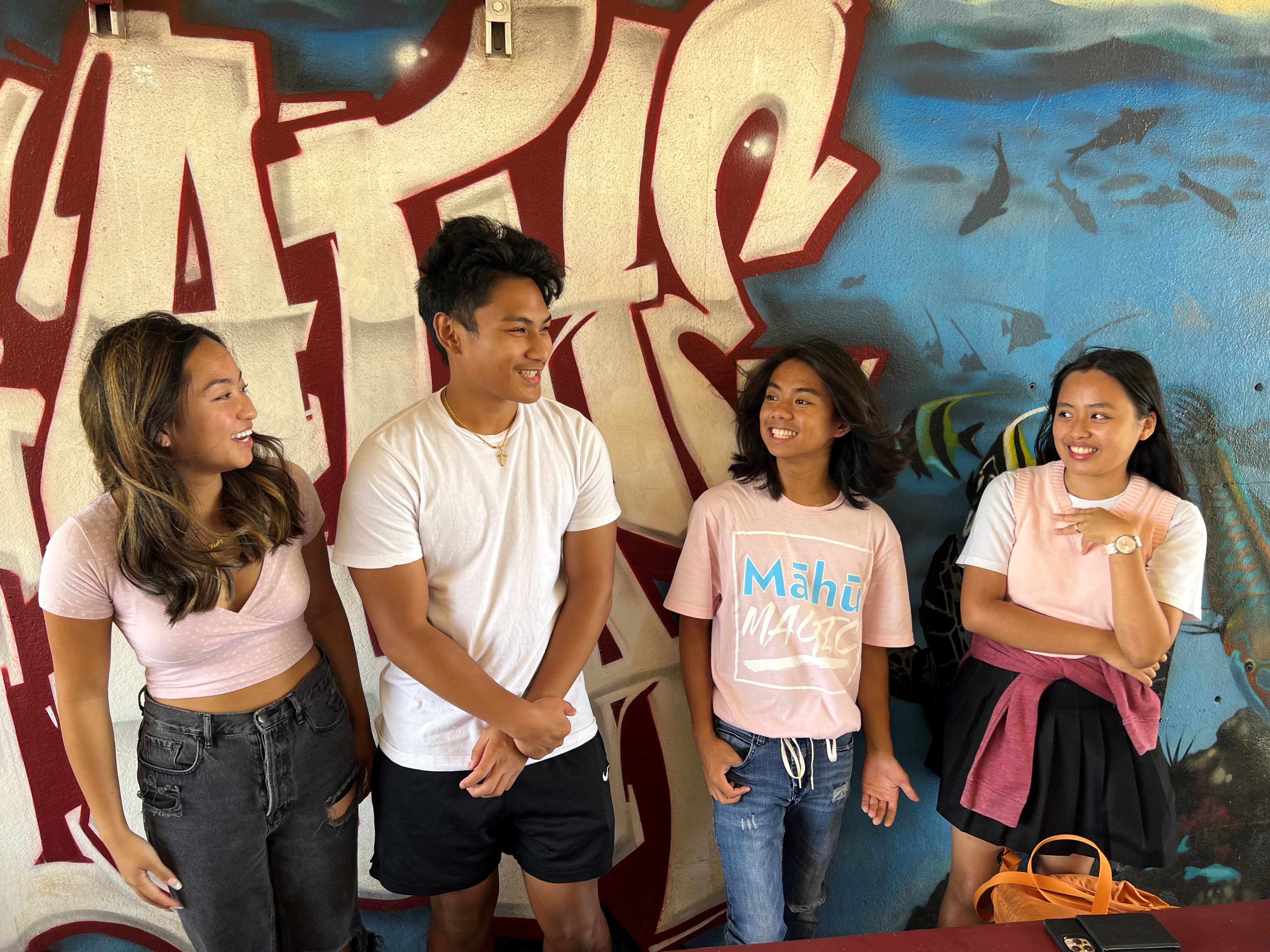 Hawaii DOE  Farrington High students visited by alumnus and NFL