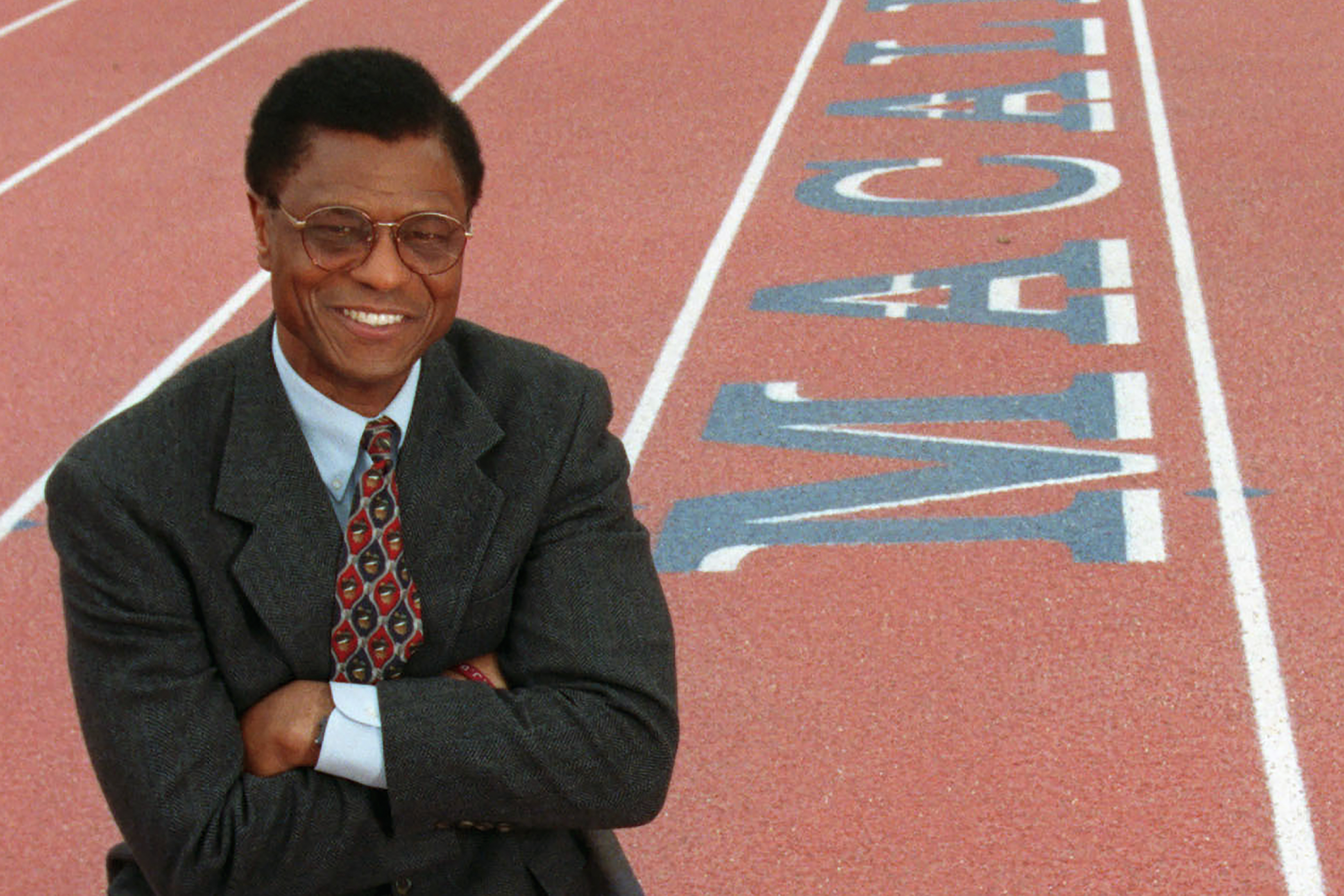 Irv Cross, First Black Network TV Sports Analyst, Dies at 81 - The