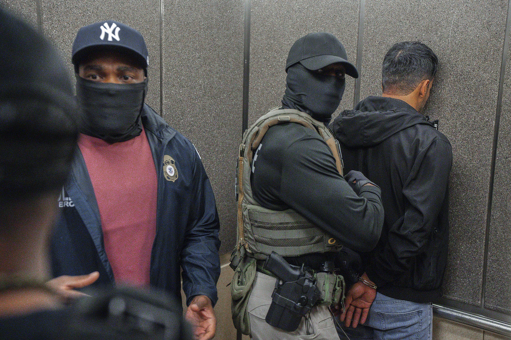 Presentarán cargos de terrorismo contra sospechoso de ataque en Walmart de Michigan – Telemundo Washington DC