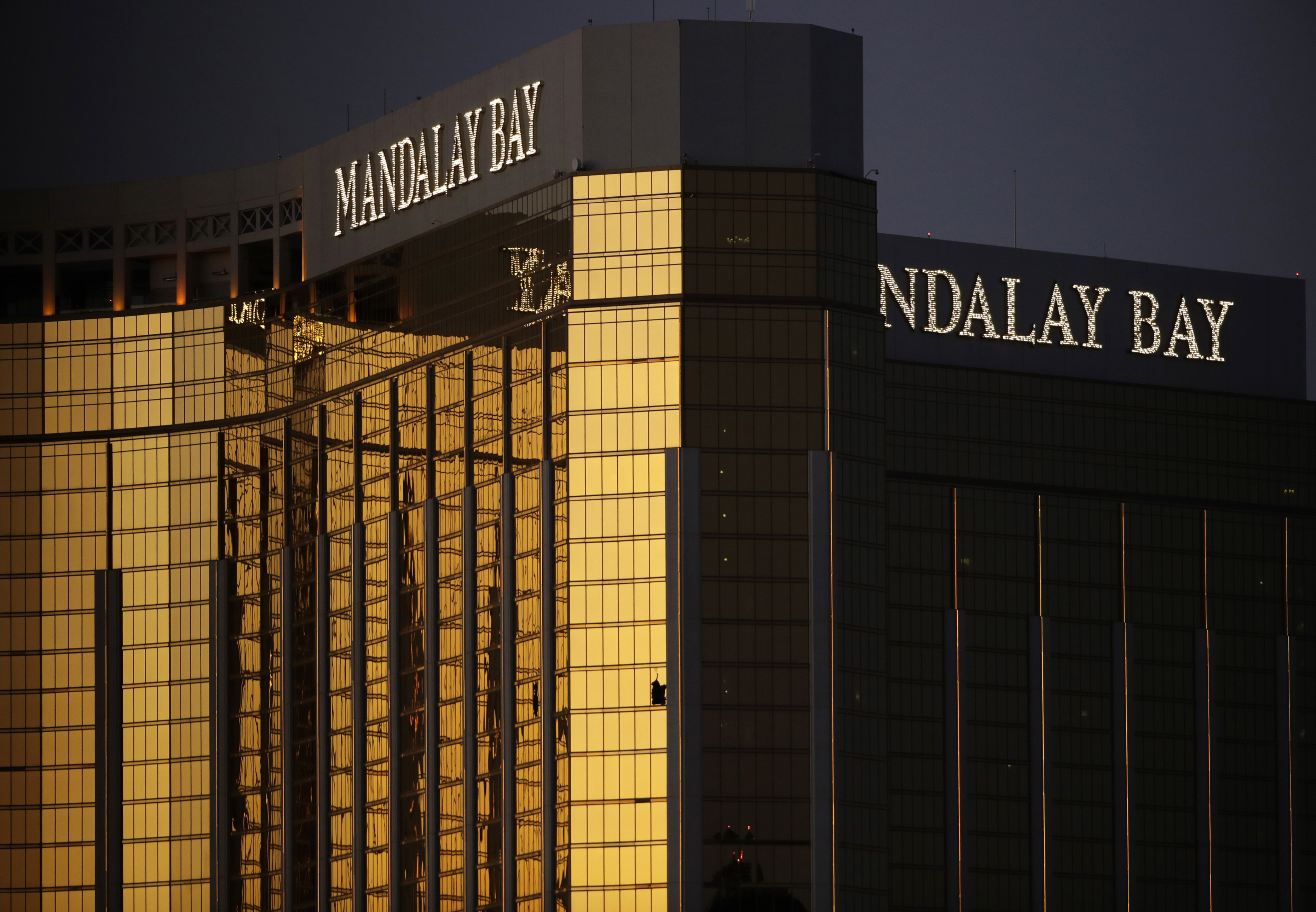 Mandalay Bay crowds appear low after Las Vegas shooting