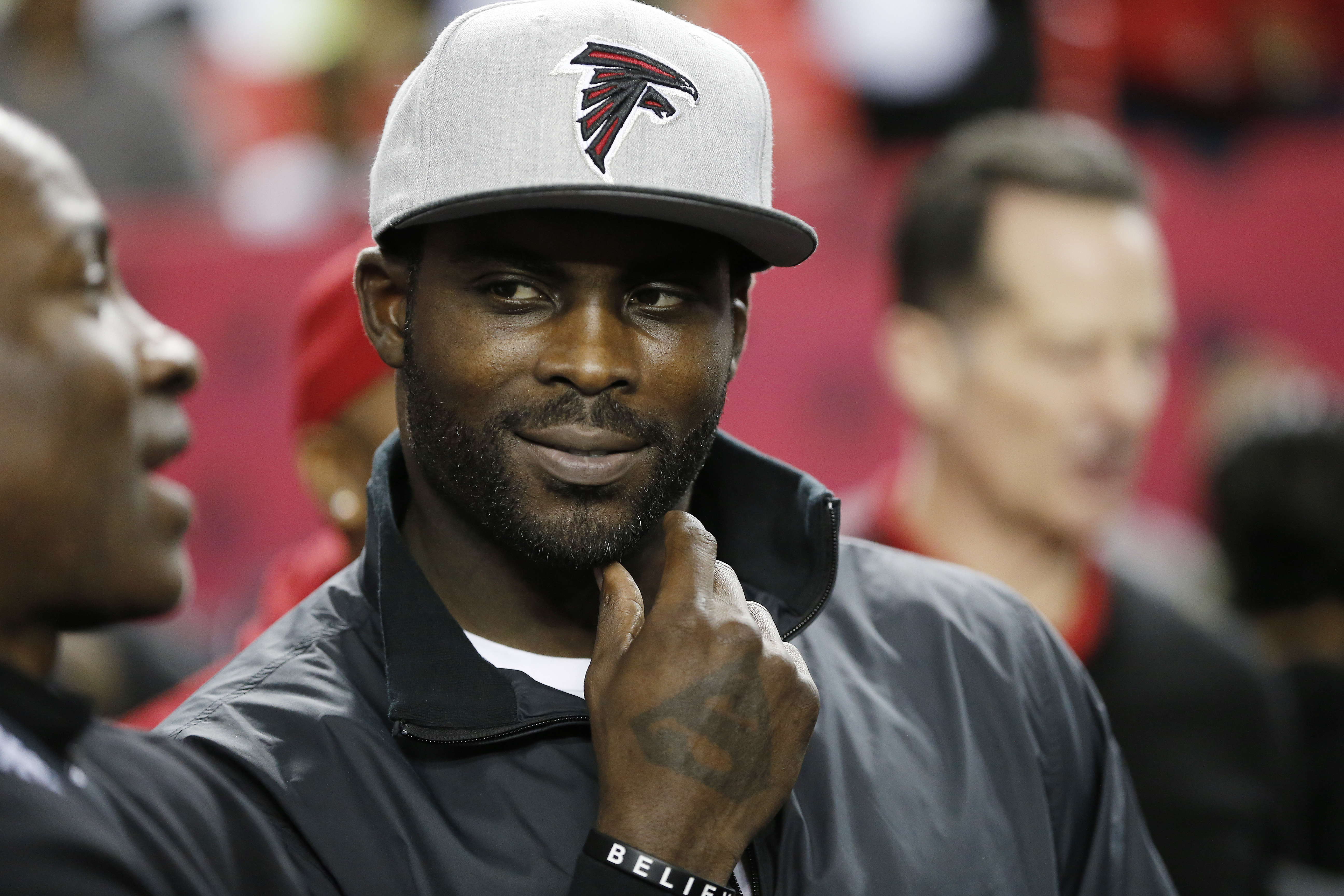 Mike Vick retires as member of Atlanta Falcons - Virginia Tech Athletics