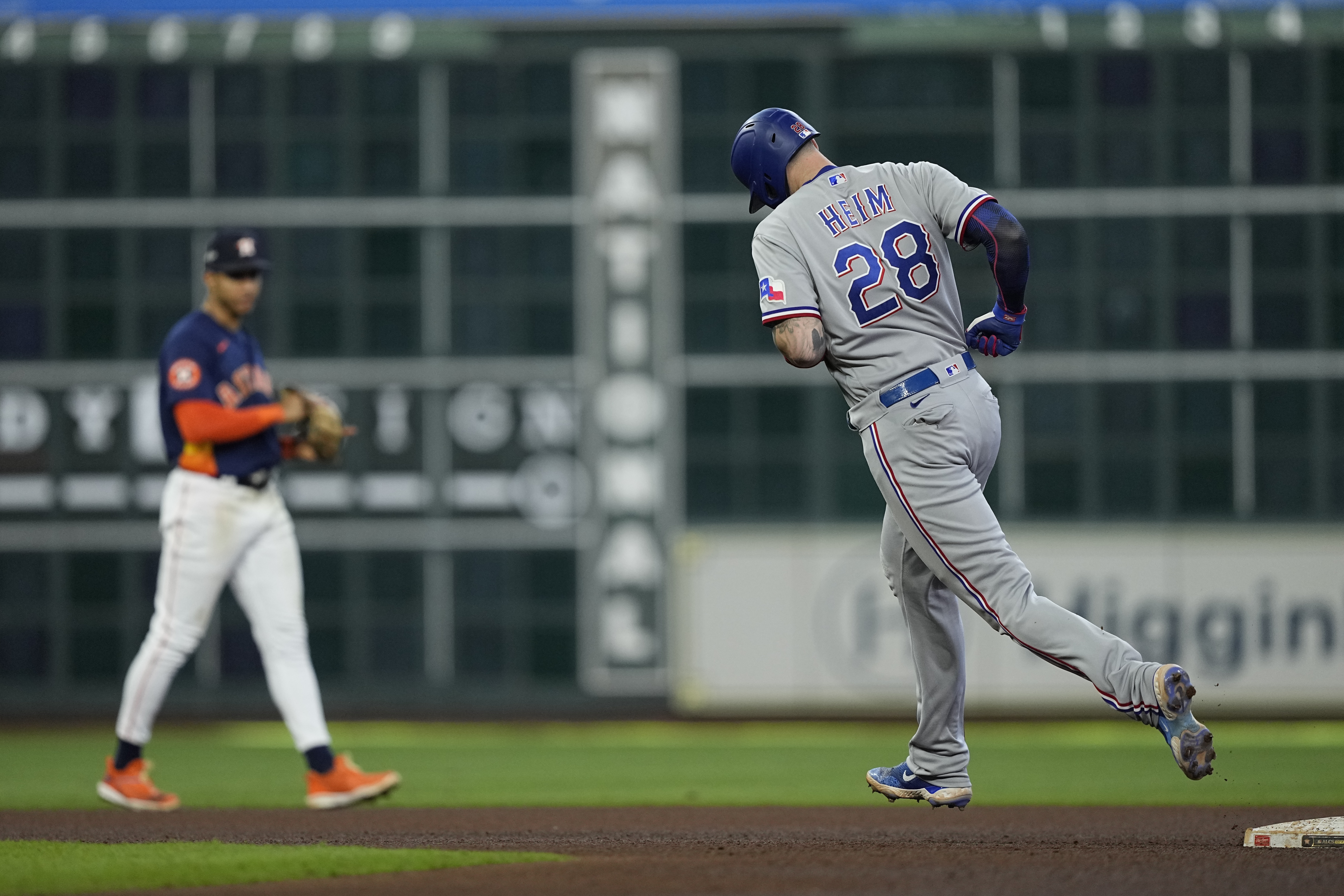 Houston Astros' Framber Valdez gives tour of hometown