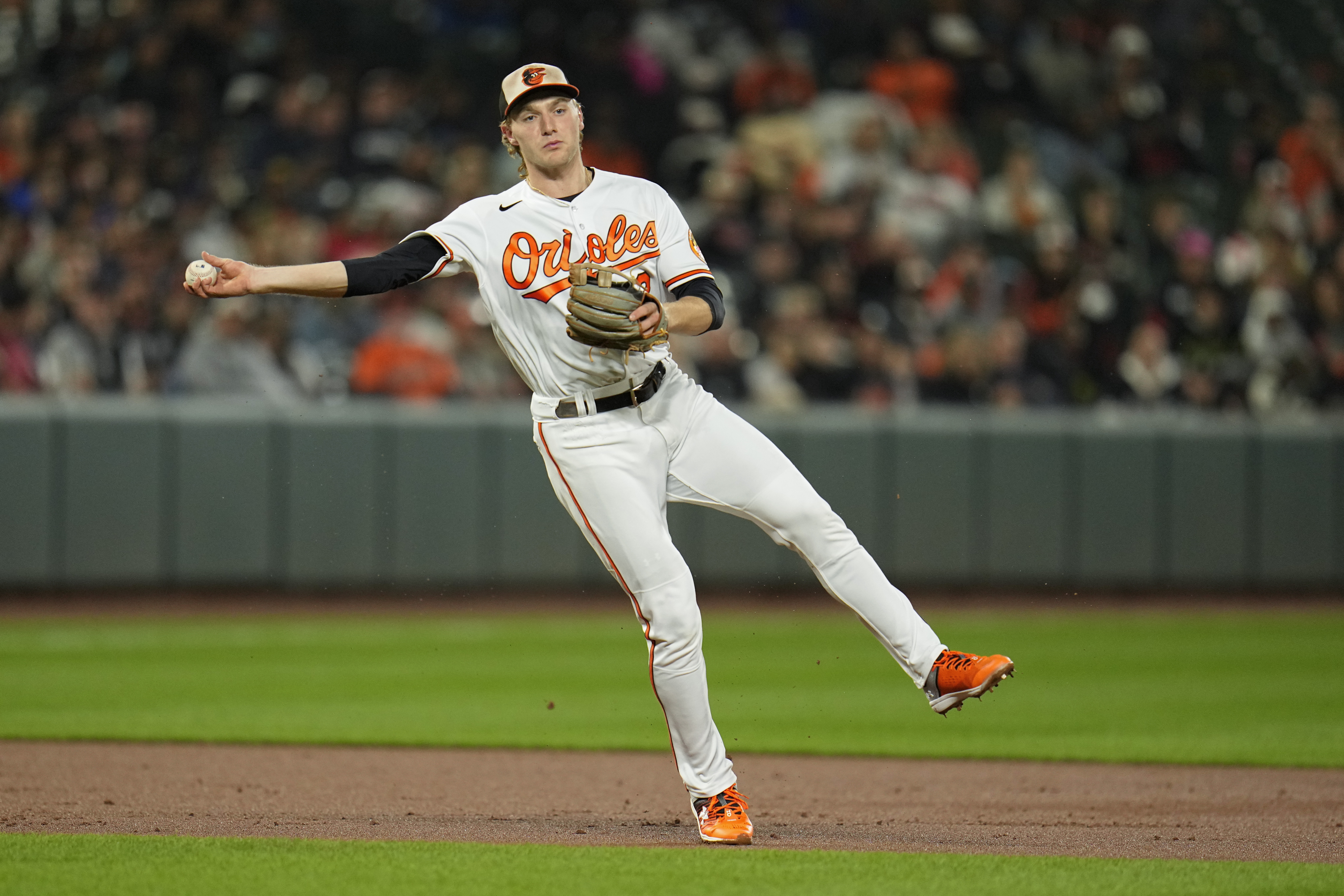 Orioles' Hyde says Hicks missed a hit-and-run sign when Henderson was  caught stealing in Game 1